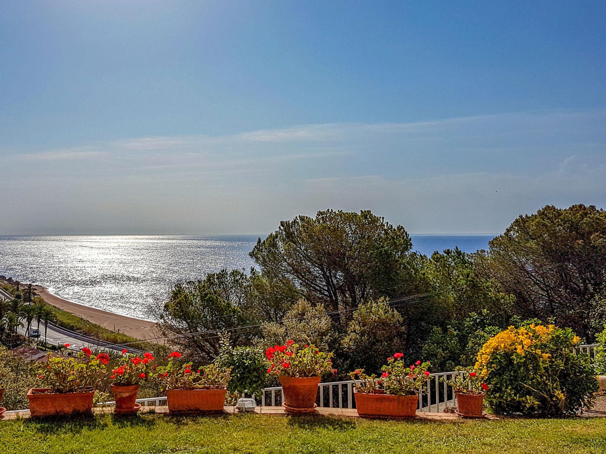 Photo 31 - Maison de 4 chambres à Sant Pol de Mar avec jardin et vues à la mer