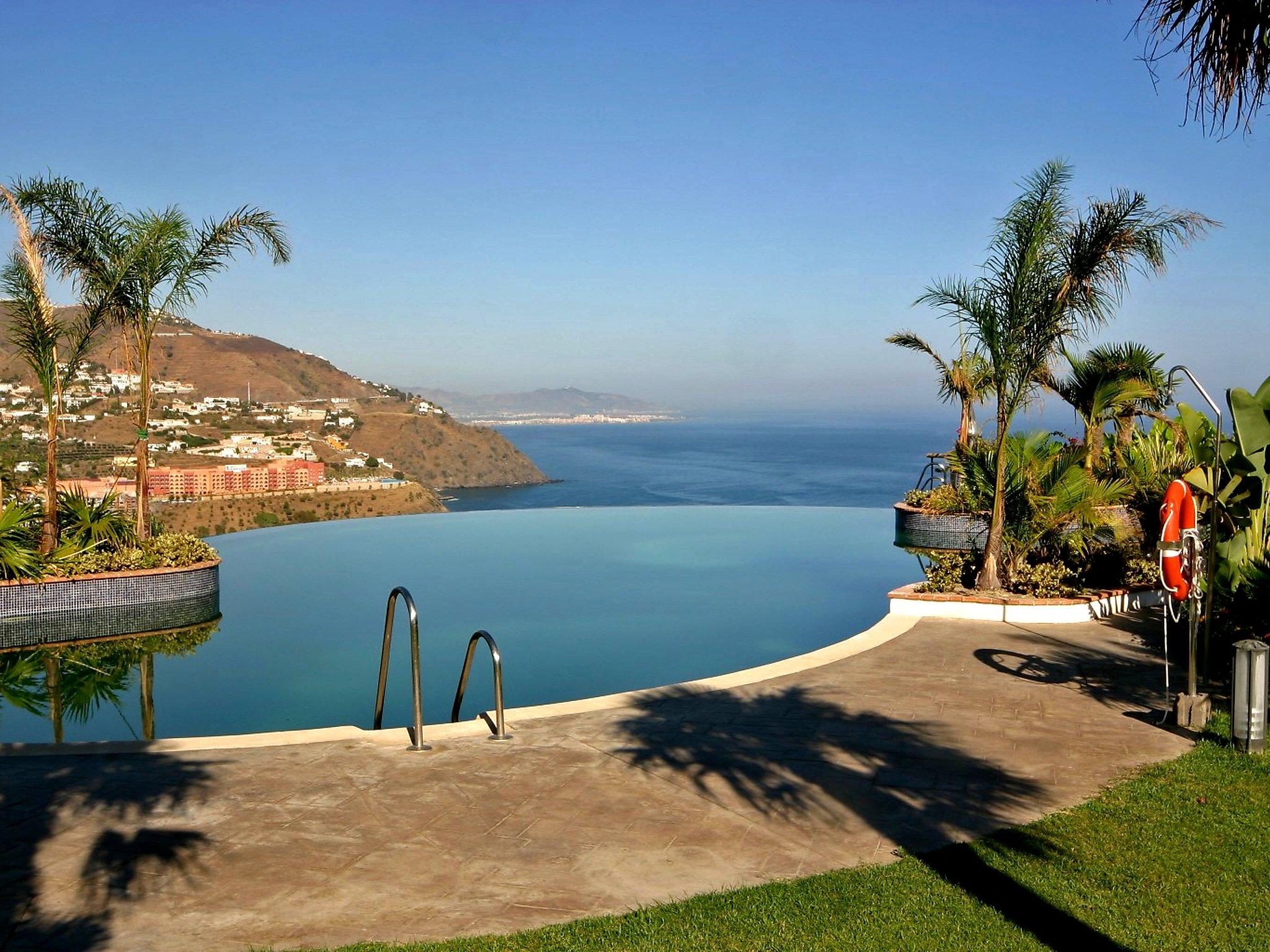 Foto 1 - Appartamento con 2 camere da letto a Almuñécar con piscina e vista mare