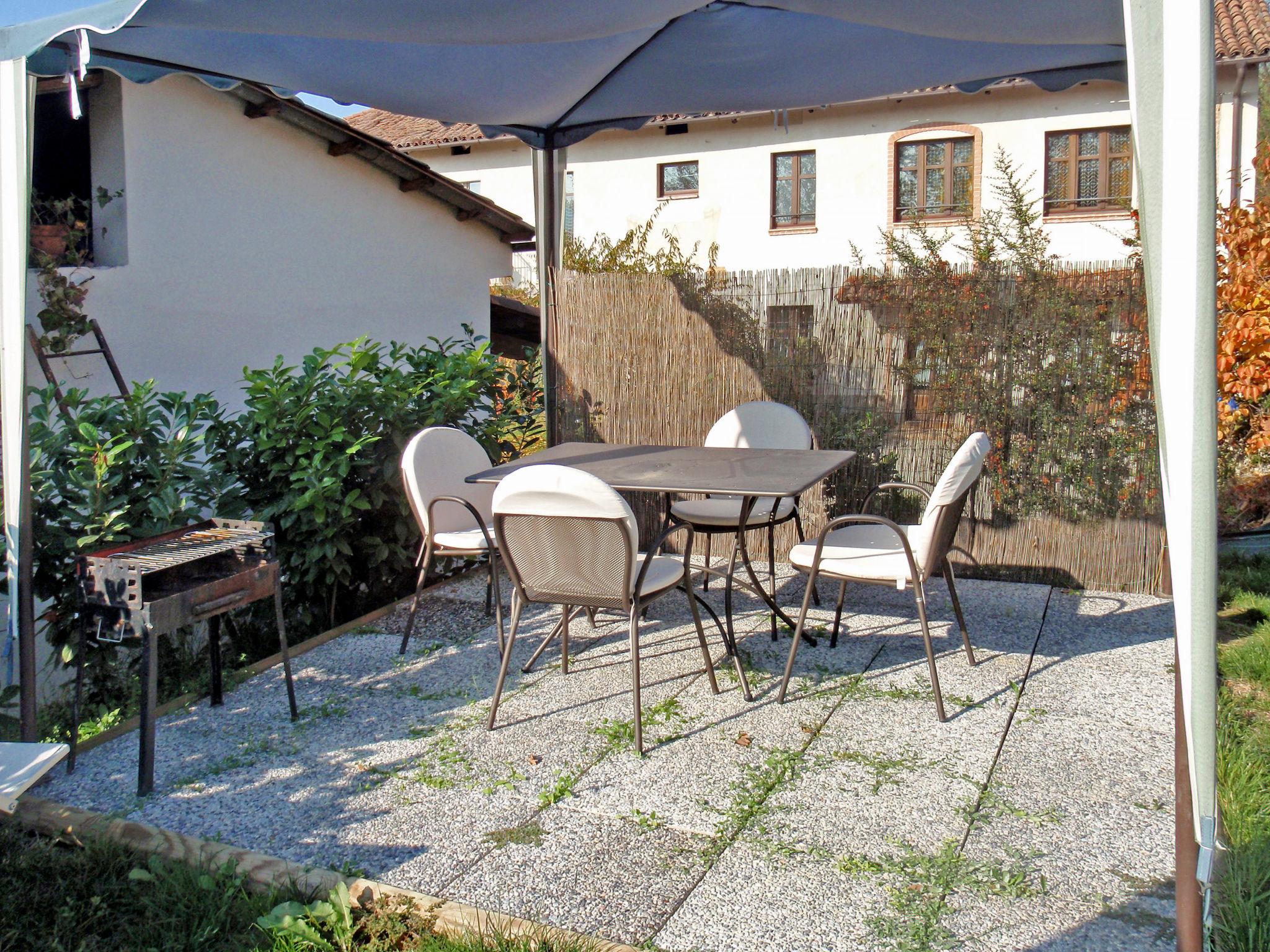 Photo 17 - 1 bedroom House in Castagnole delle Lanze with garden and terrace