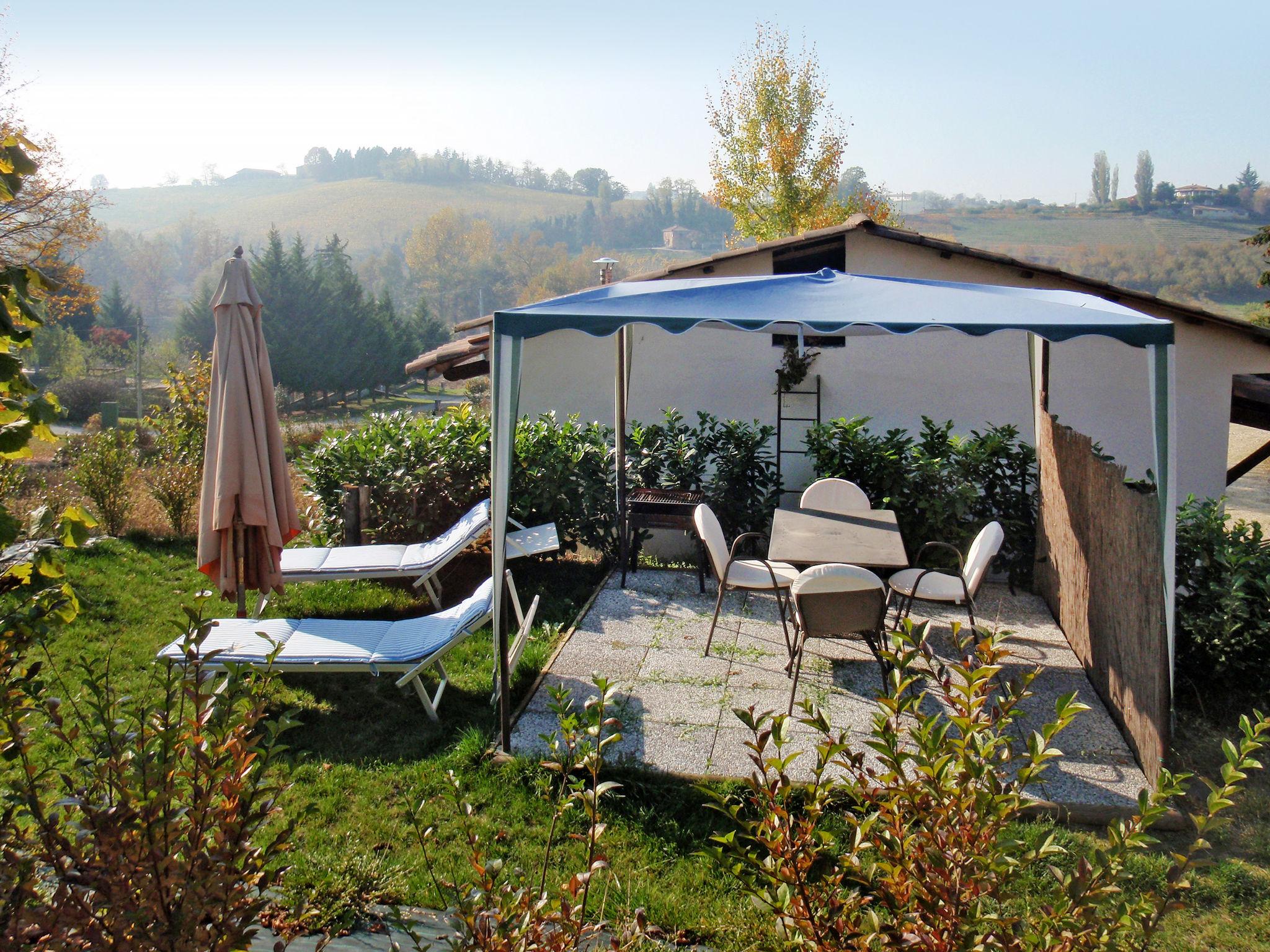 Photo 16 - Maison de 1 chambre à Castagnole delle Lanze avec jardin et terrasse