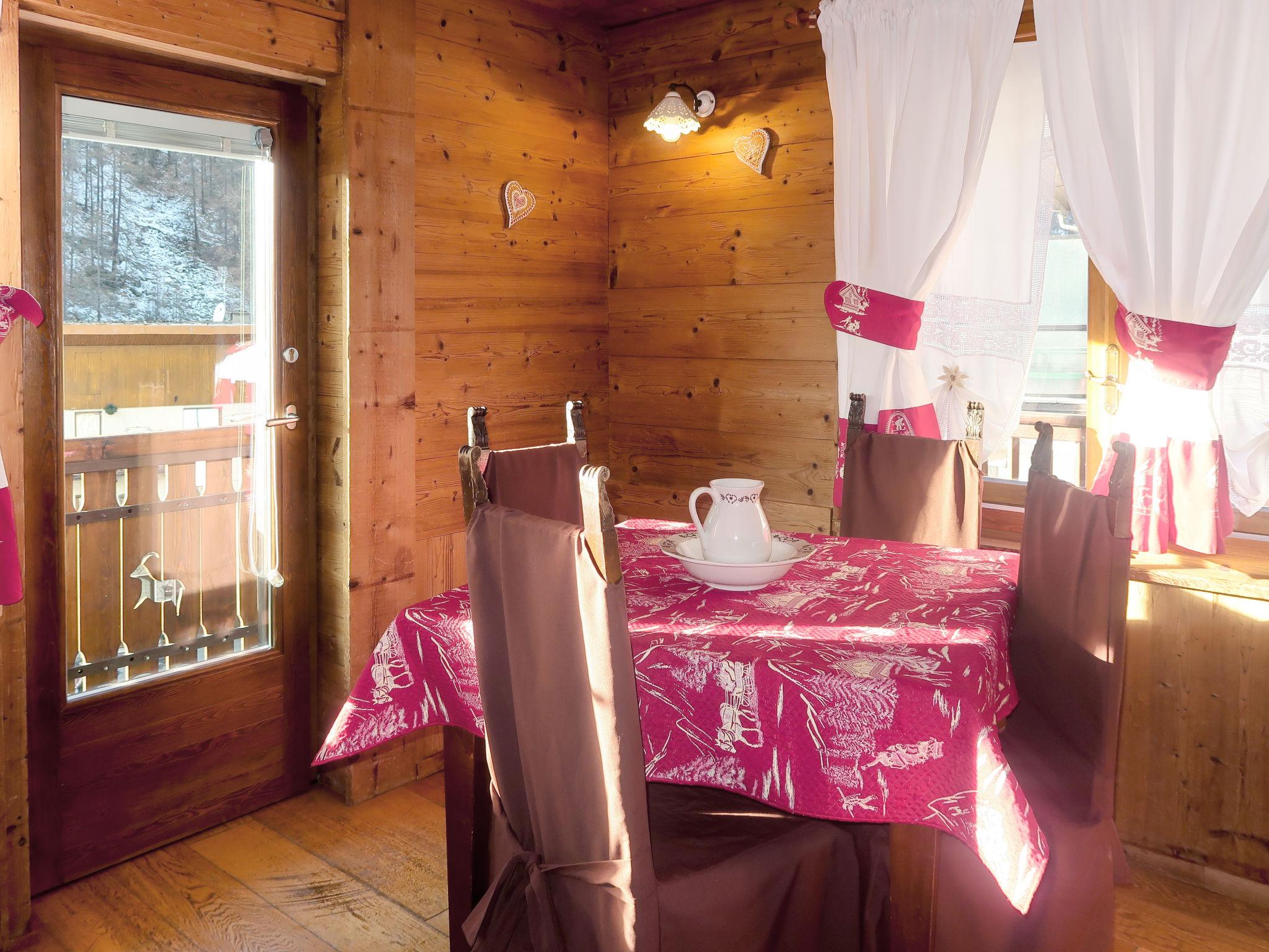 Photo 7 - Appartement de 2 chambres à Valtournenche avec terrasse et vues sur la montagne