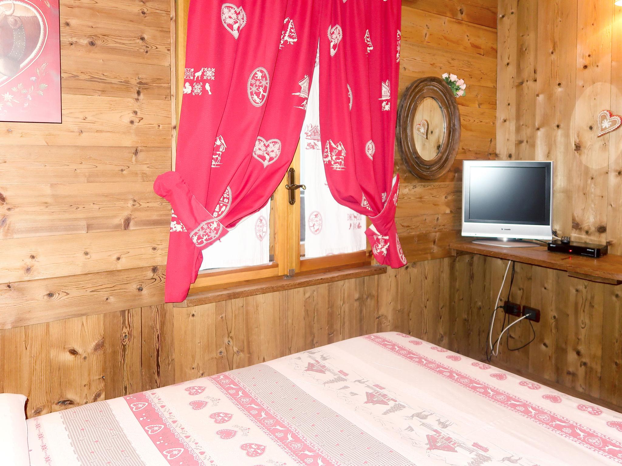 Photo 11 - Appartement de 2 chambres à Valtournenche avec terrasse et vues sur la montagne