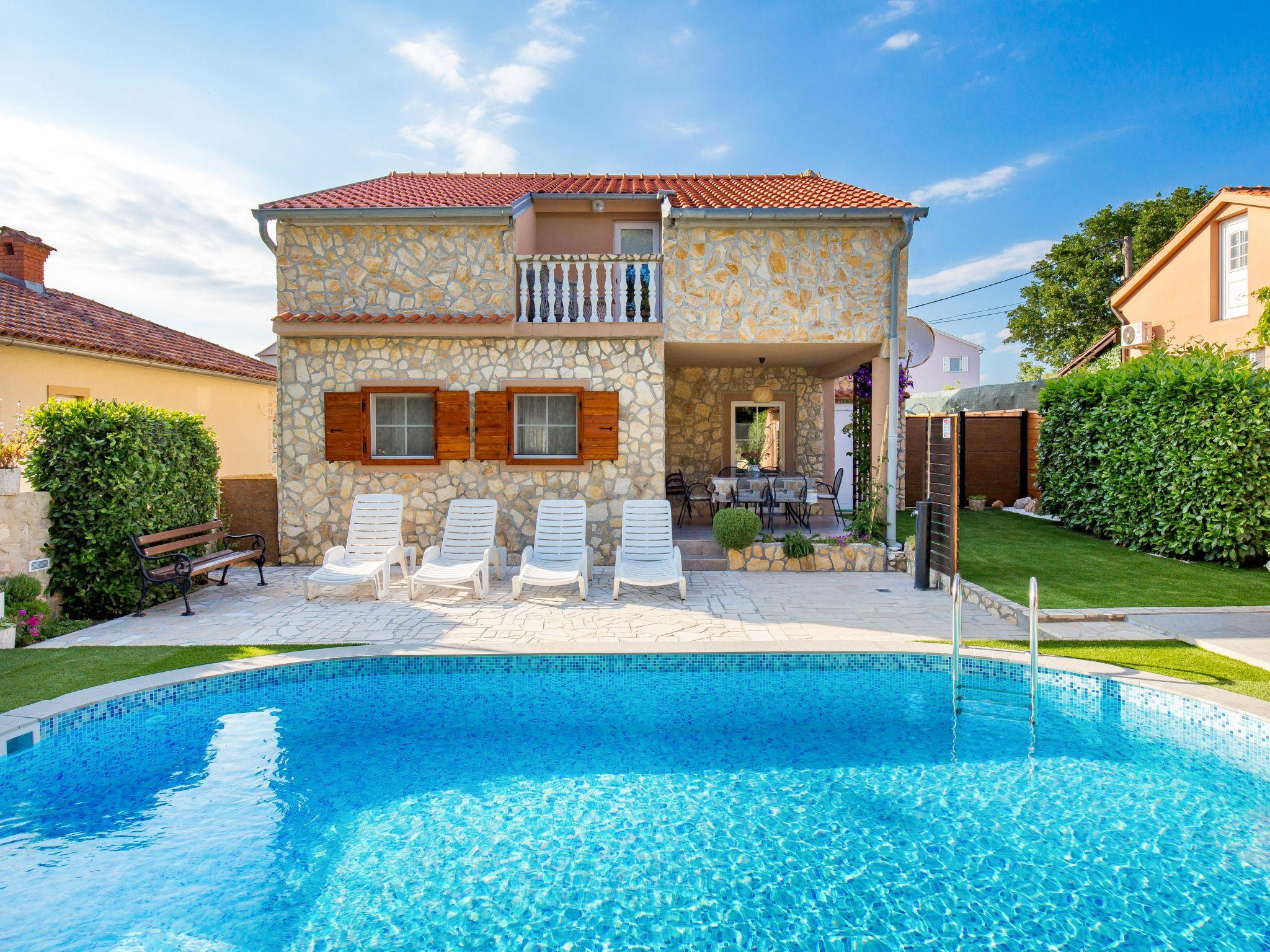 Foto 31 - Casa de 4 habitaciones en Dobrinj con piscina privada y vistas al mar