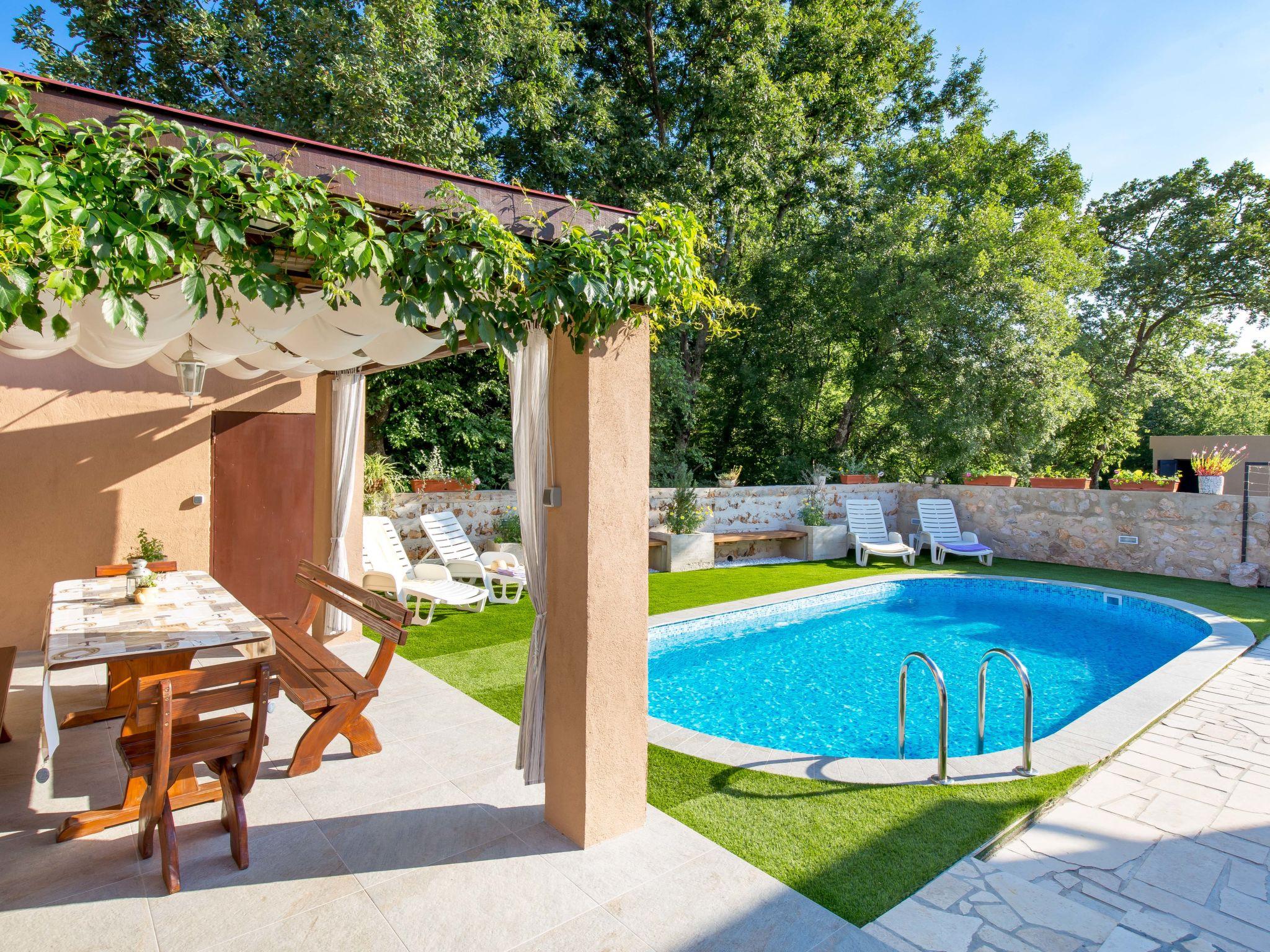 Photo 25 - Maison de 4 chambres à Dobrinj avec piscine privée et vues à la mer