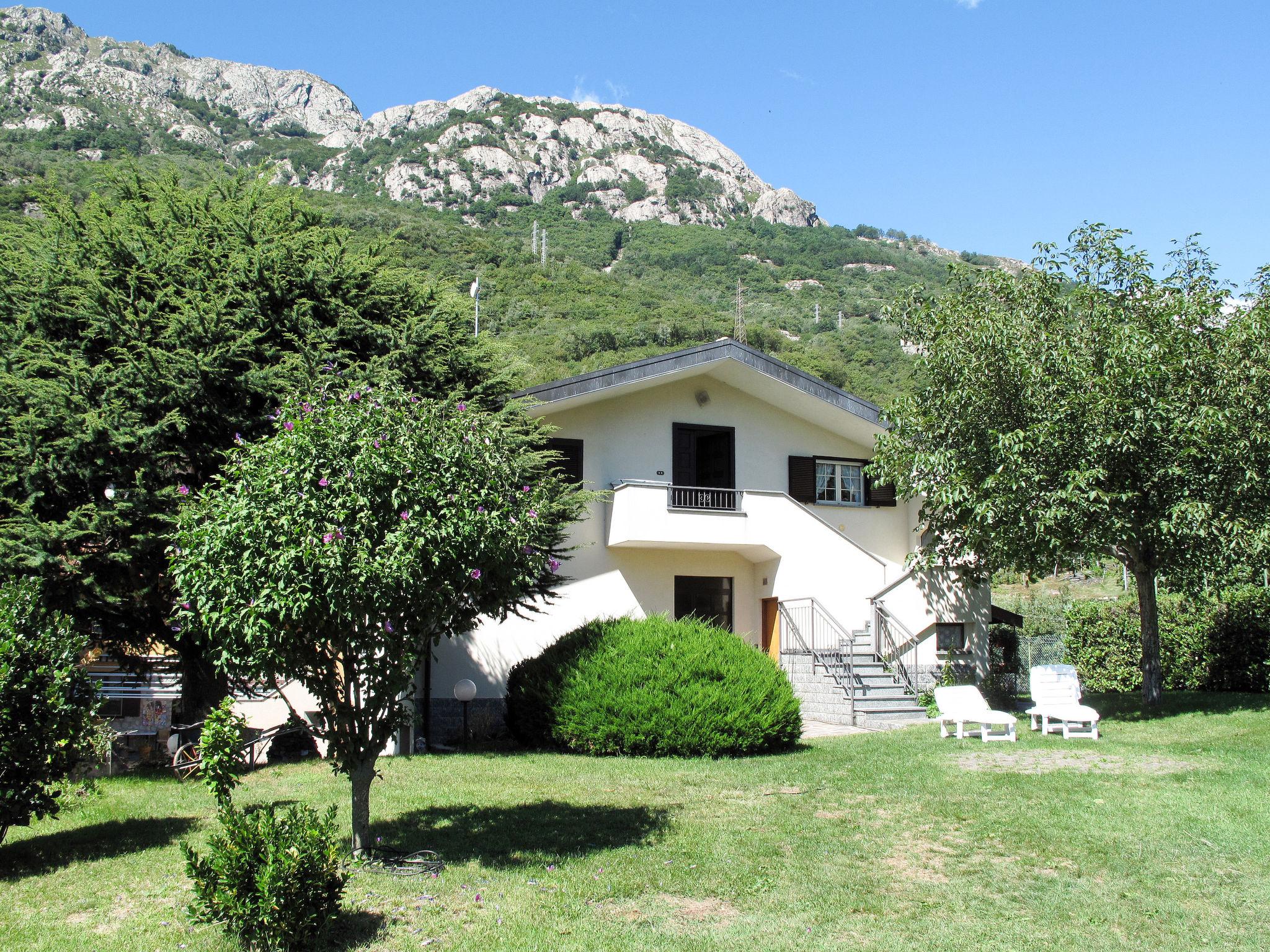 Foto 1 - Appartamento con 2 camere da letto a Sorico con giardino e vista sulle montagne