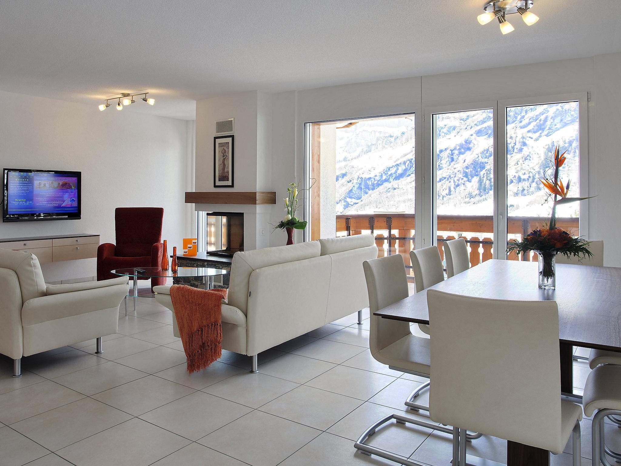 Foto 6 - Apartamento de 4 habitaciones en Leukerbad con sauna y vistas a la montaña