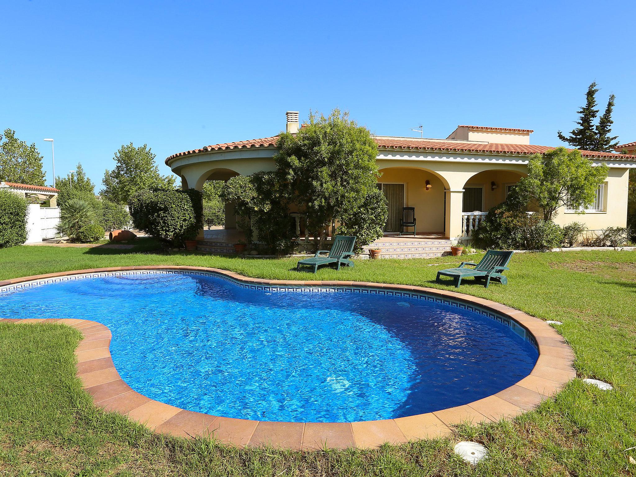 Foto 1 - Casa de 4 habitaciones en Deltebre con piscina privada y vistas al mar