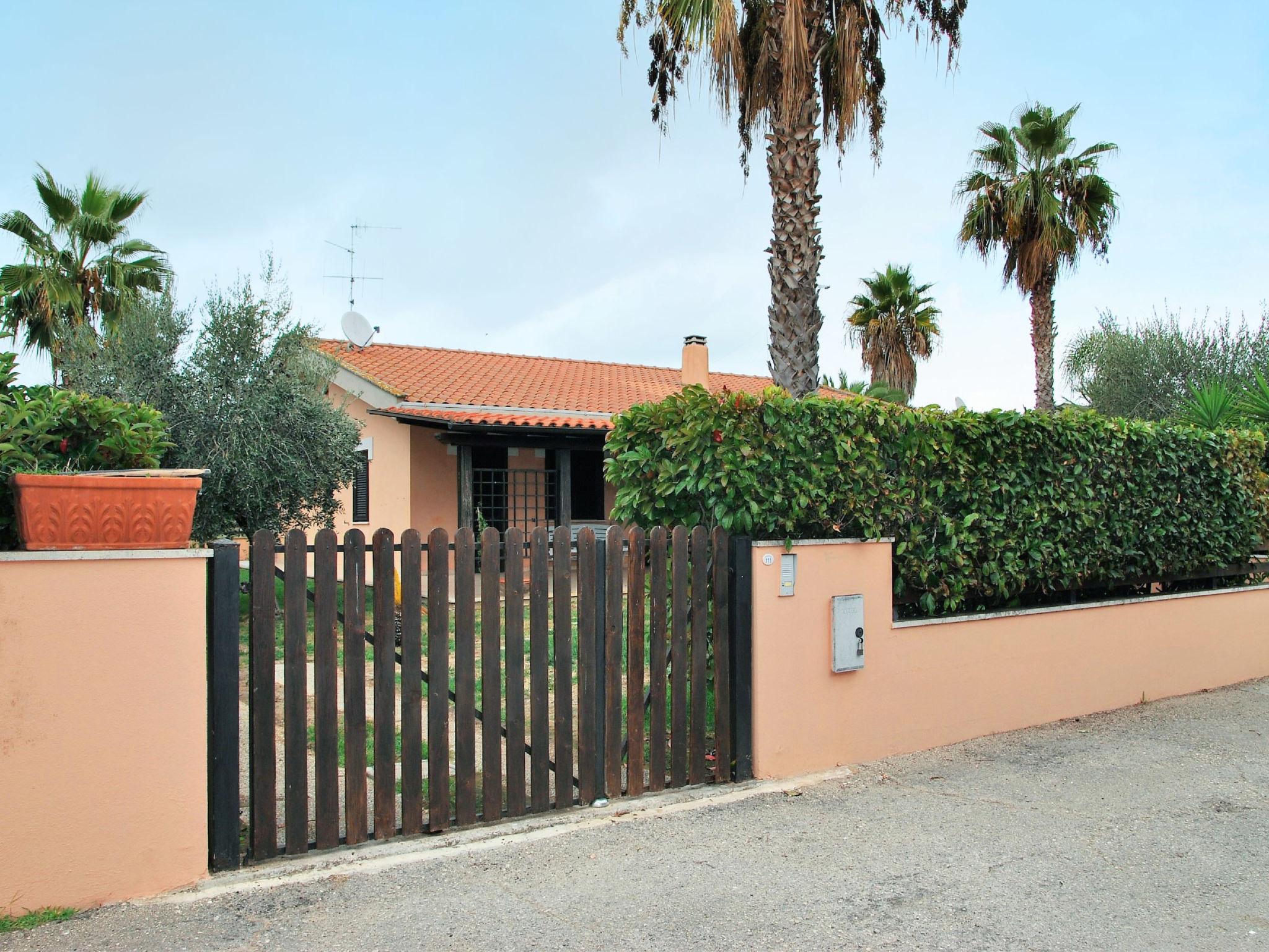 Photo 11 - Maison de 2 chambres à Fondi avec jardin et terrasse