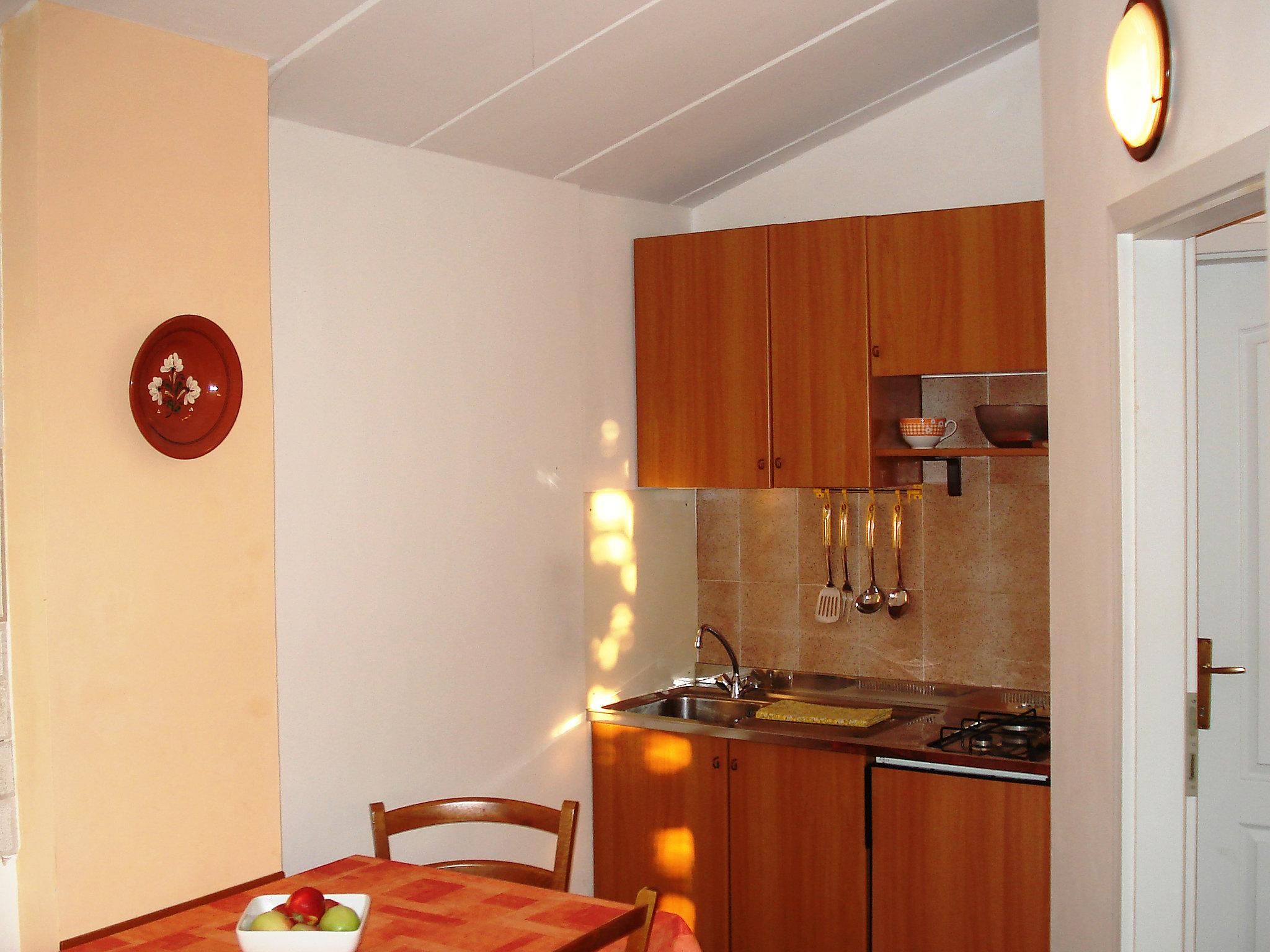 Foto 4 - Apartamento de 1 quarto em Marčana com jardim