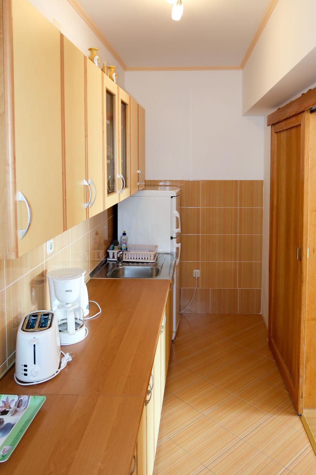 Foto 7 - Apartamento de 1 quarto em Gradac com vistas do mar