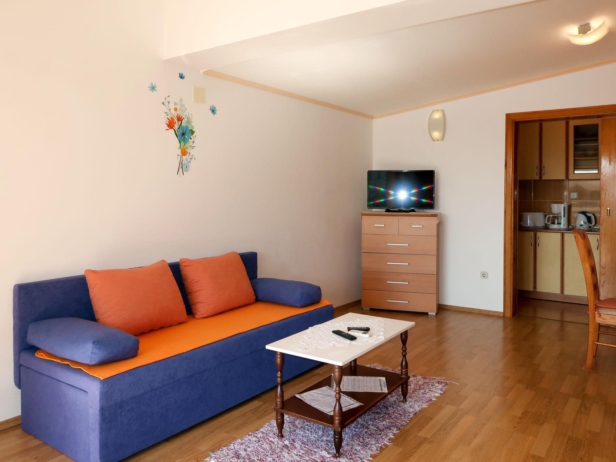 Foto 4 - Apartment mit 1 Schlafzimmer in Gradac mit blick aufs meer