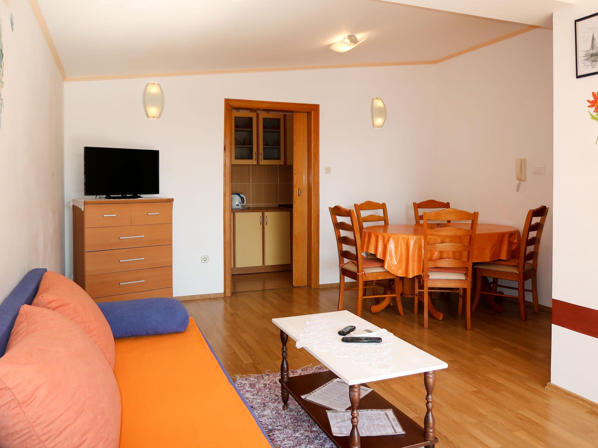 Foto 3 - Appartamento con 1 camera da letto a Gradac con vista mare
