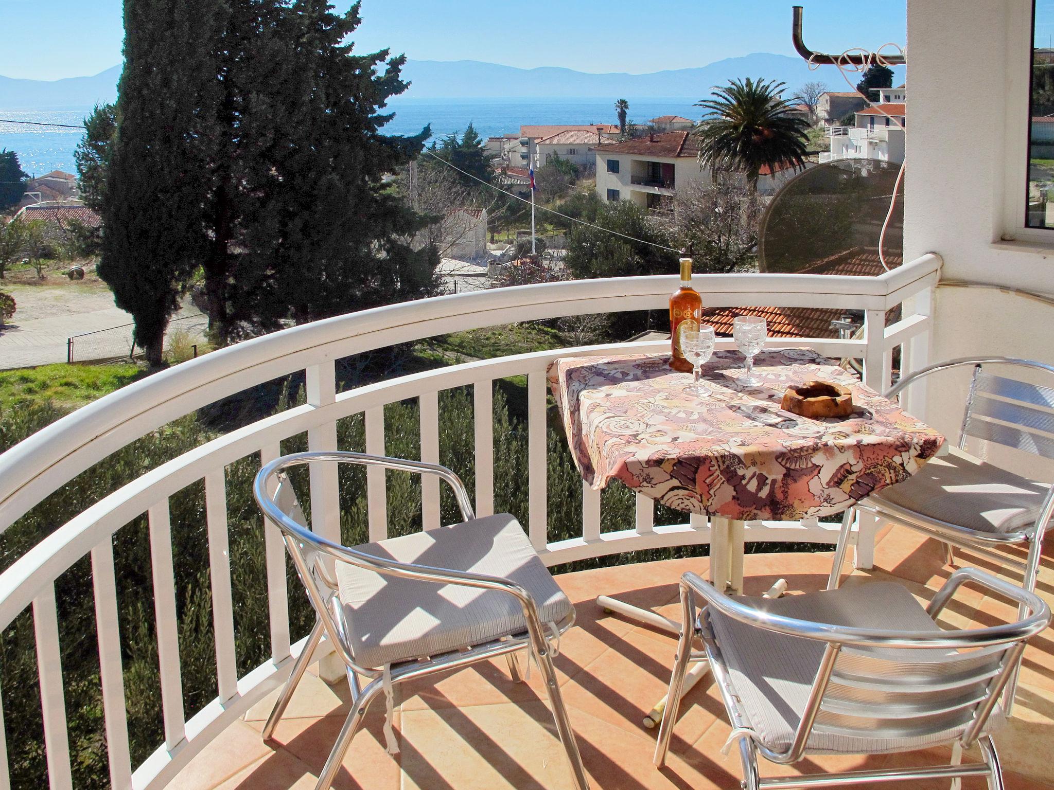 Foto 1 - Apartamento de 1 habitación en Gradac con vistas al mar