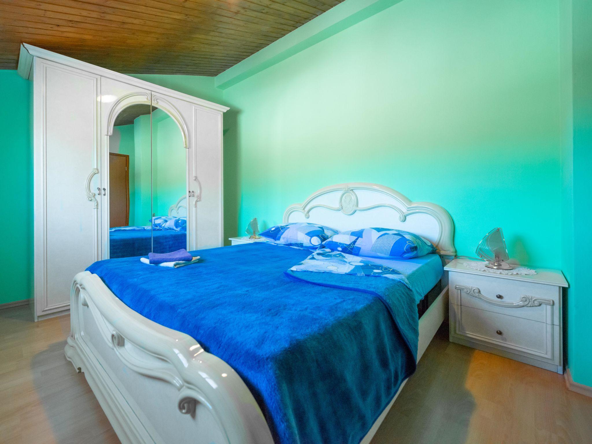 Foto 13 - Casa con 3 camere da letto a Tinjan con piscina privata e terrazza