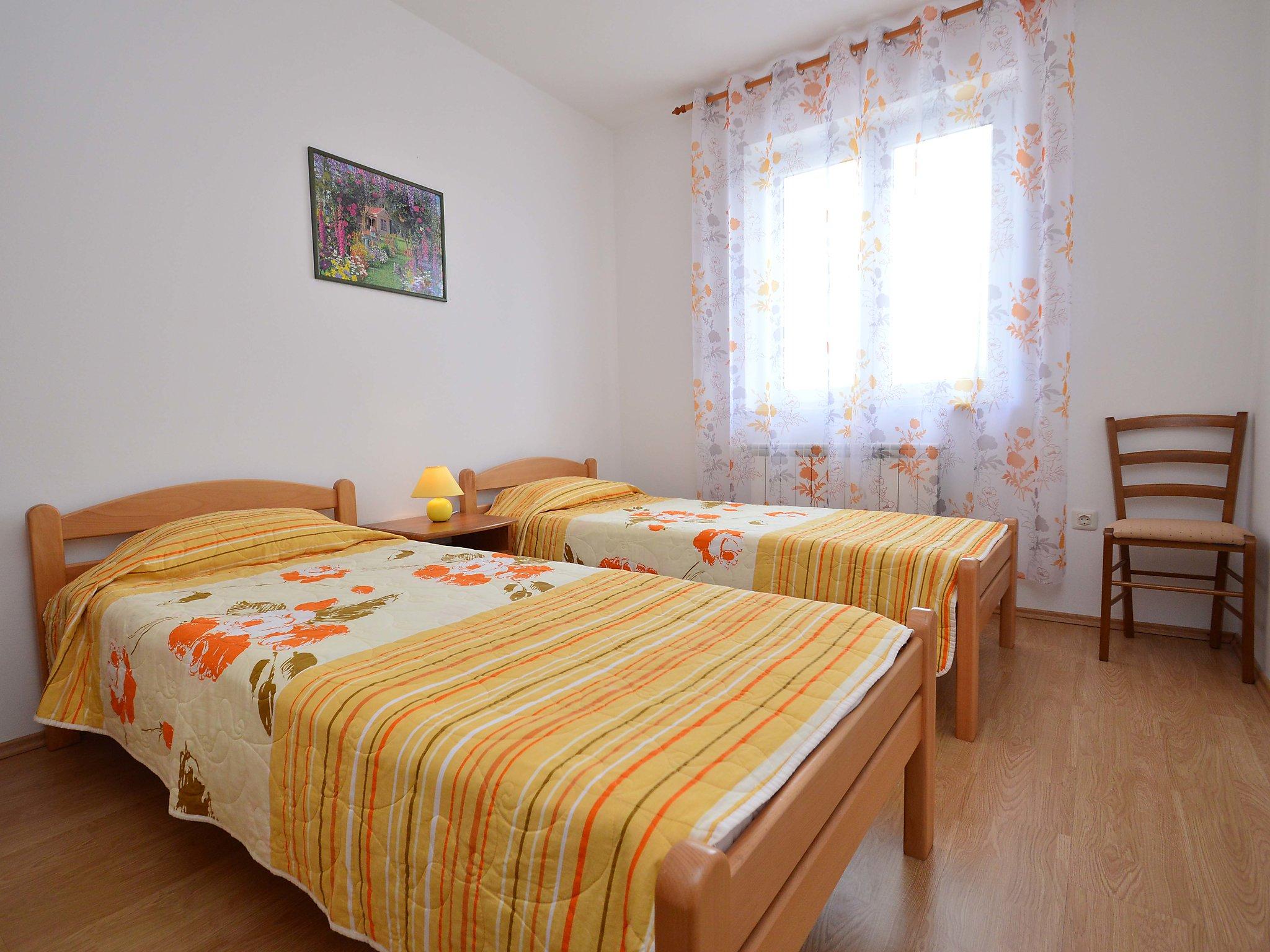 Photo 10 - 3 bedroom House in Pula with private pool and garden