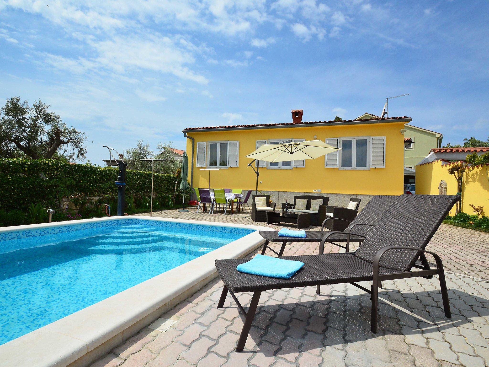 Photo 17 - 3 bedroom House in Pula with private pool and garden