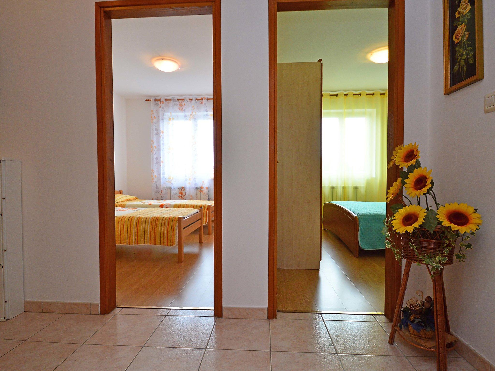 Foto 12 - Haus mit 3 Schlafzimmern in Pula mit privater pool und garten