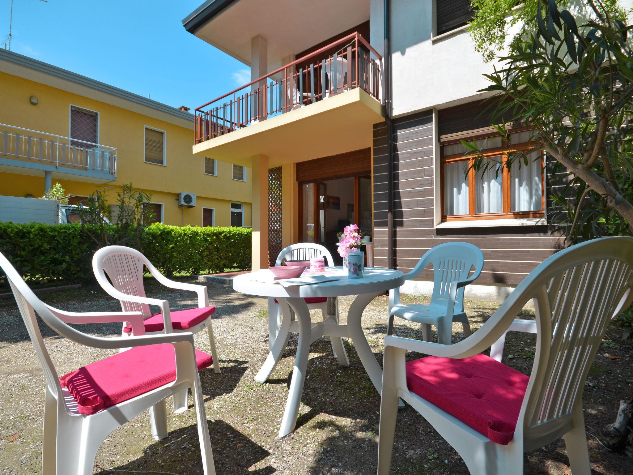 Foto 2 - Apartamento de 2 quartos em San Michele al Tagliamento com terraço e vistas do mar