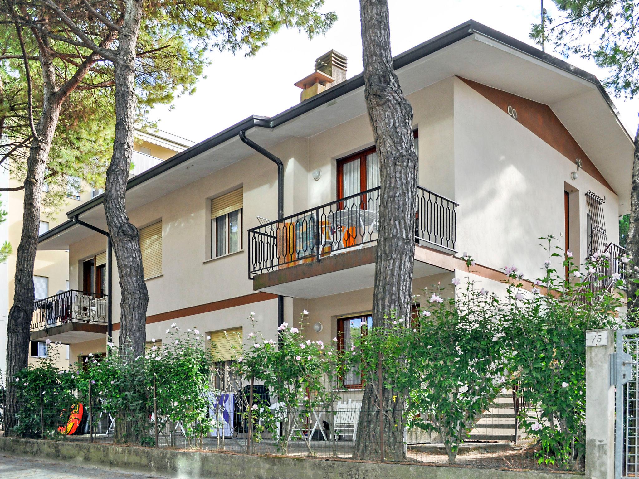 Foto 14 - Apartamento de 2 habitaciones en San Michele al Tagliamento con terraza y vistas al mar