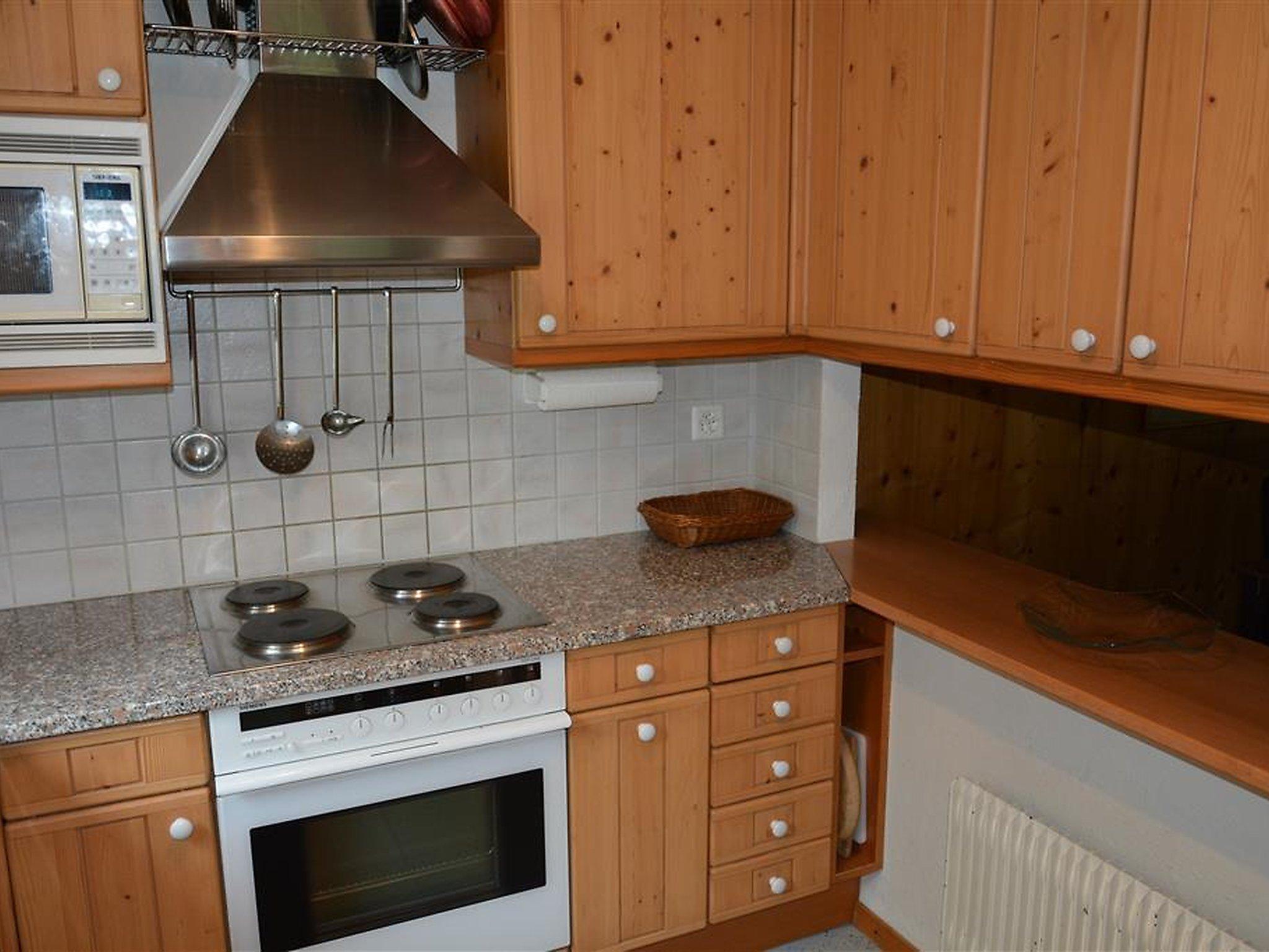 Photo 14 - 3 bedroom Apartment in Saanen