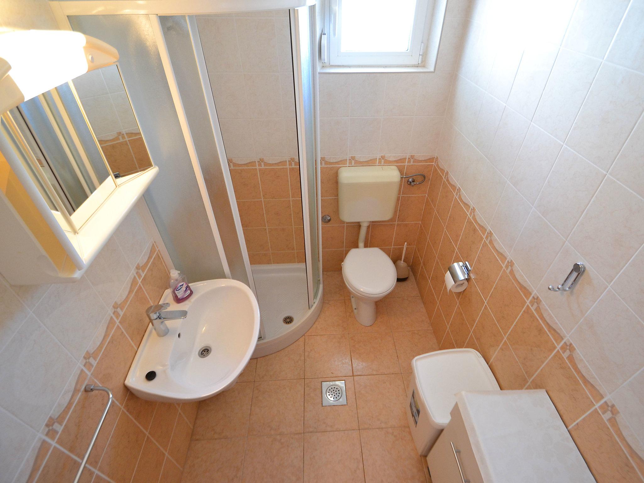 Photo 5 - 2 bedroom Apartment in Obrovac with terrace