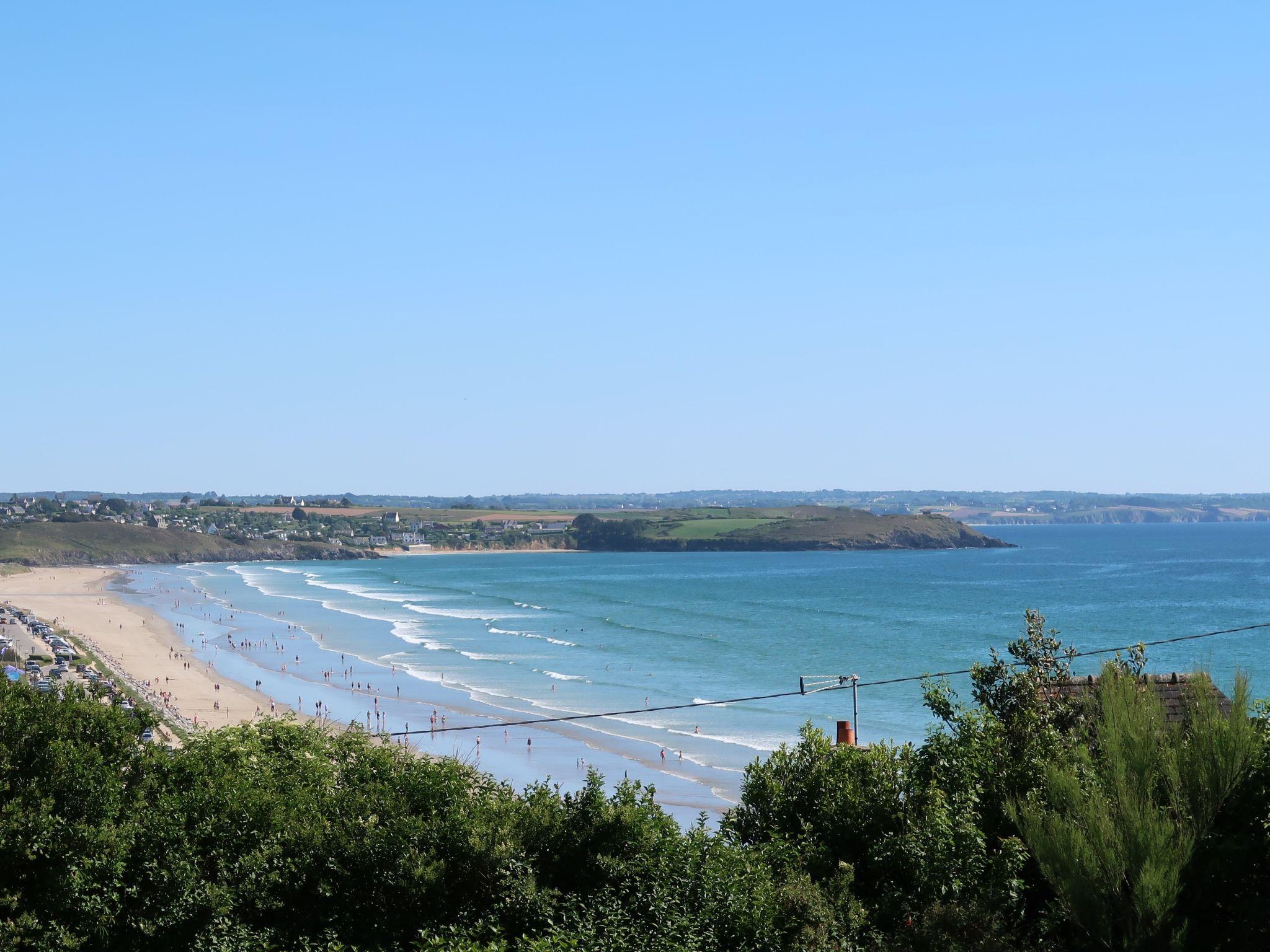 Photo 21 - 3 bedroom House in Saint-Nic with garden and sea view