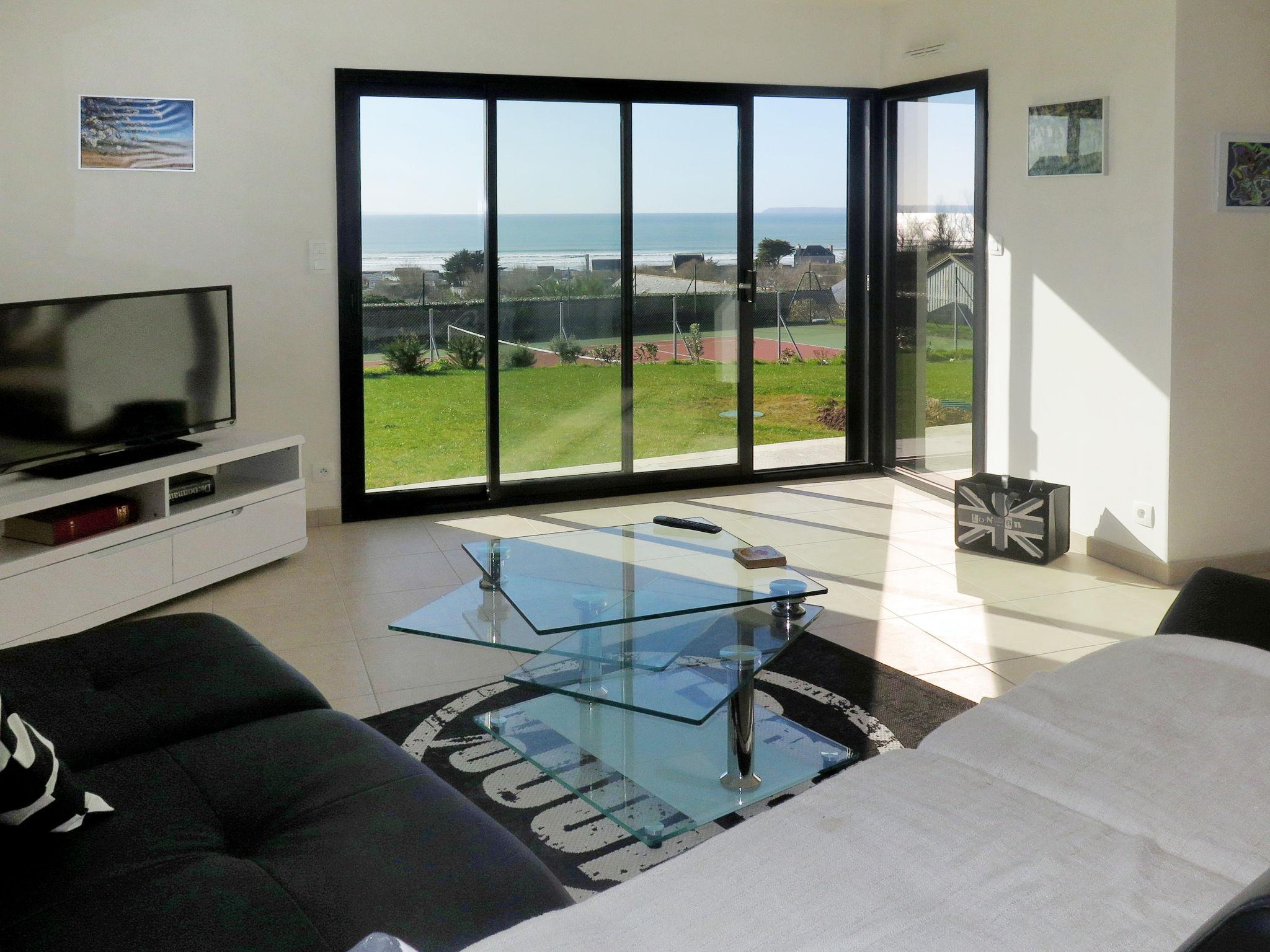 Photo 6 - 3 bedroom House in Saint-Nic with garden and sea view