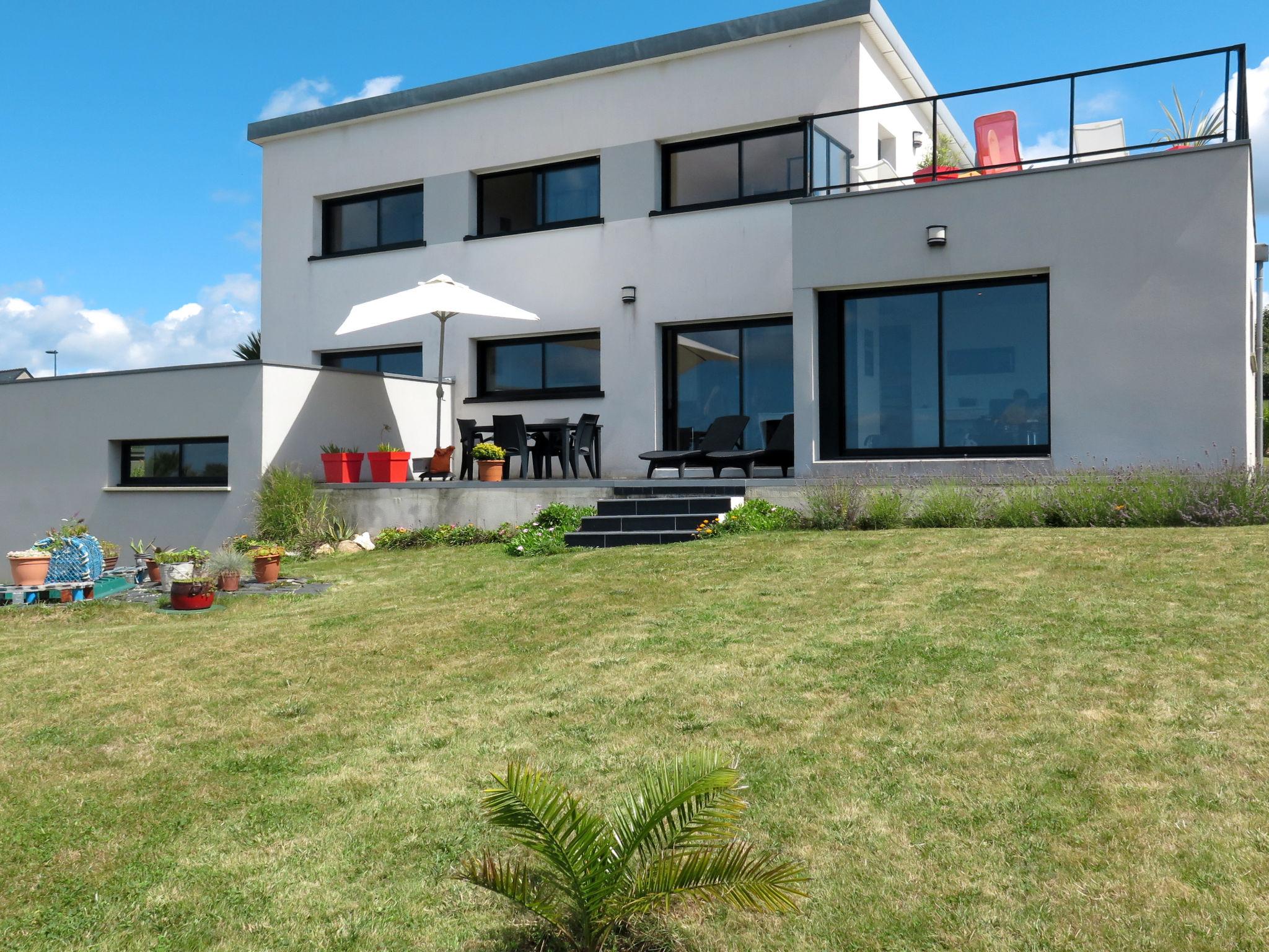 Photo 1 - 3 bedroom House in Saint-Nic with garden and sea view