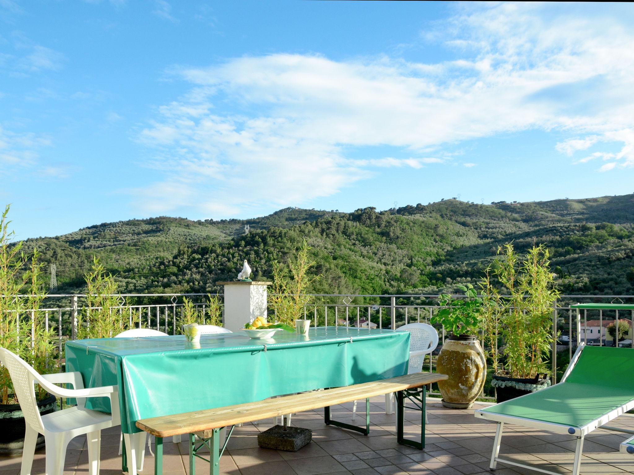 Photo 2 - 3 bedroom Apartment in Dolcedo with garden and terrace