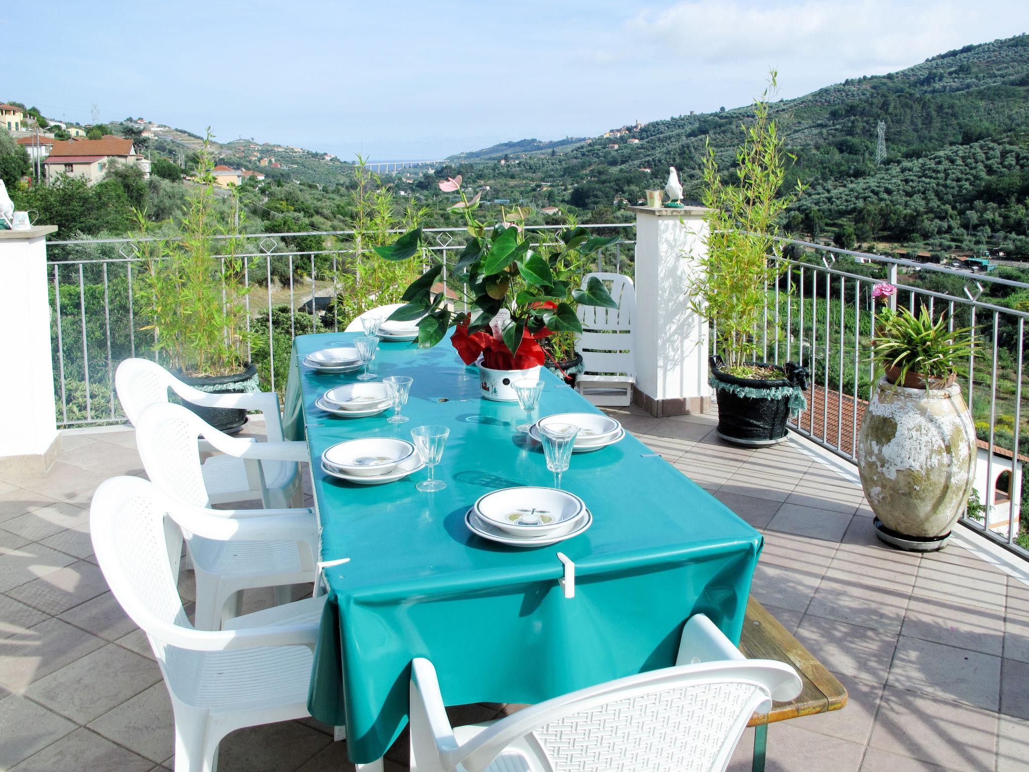 Foto 3 - Appartamento con 3 camere da letto a Dolcedo con giardino e terrazza