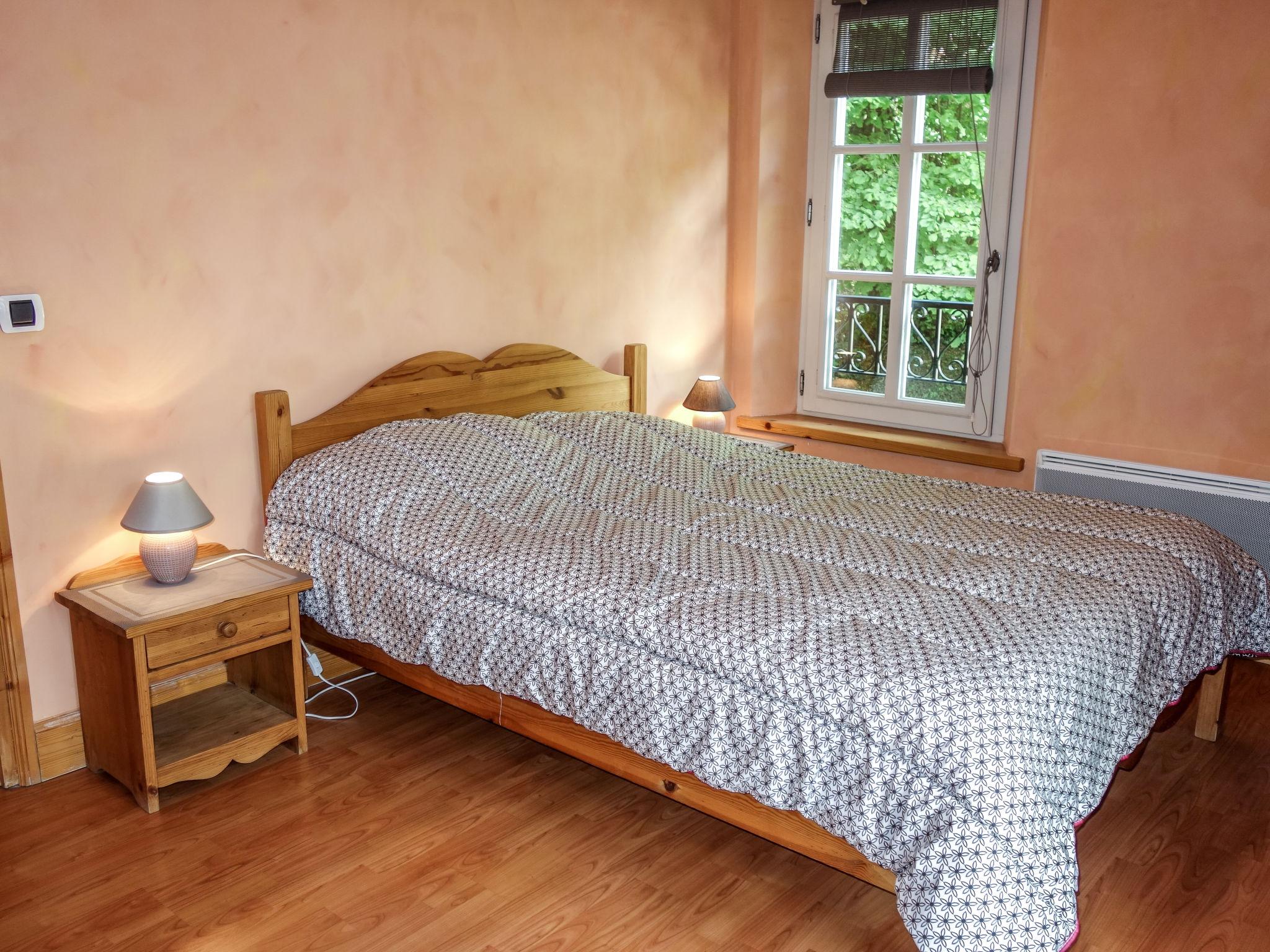 Foto 5 - Appartamento con 2 camere da letto a Saint-Gervais-les-Bains con terrazza e vista sulle montagne