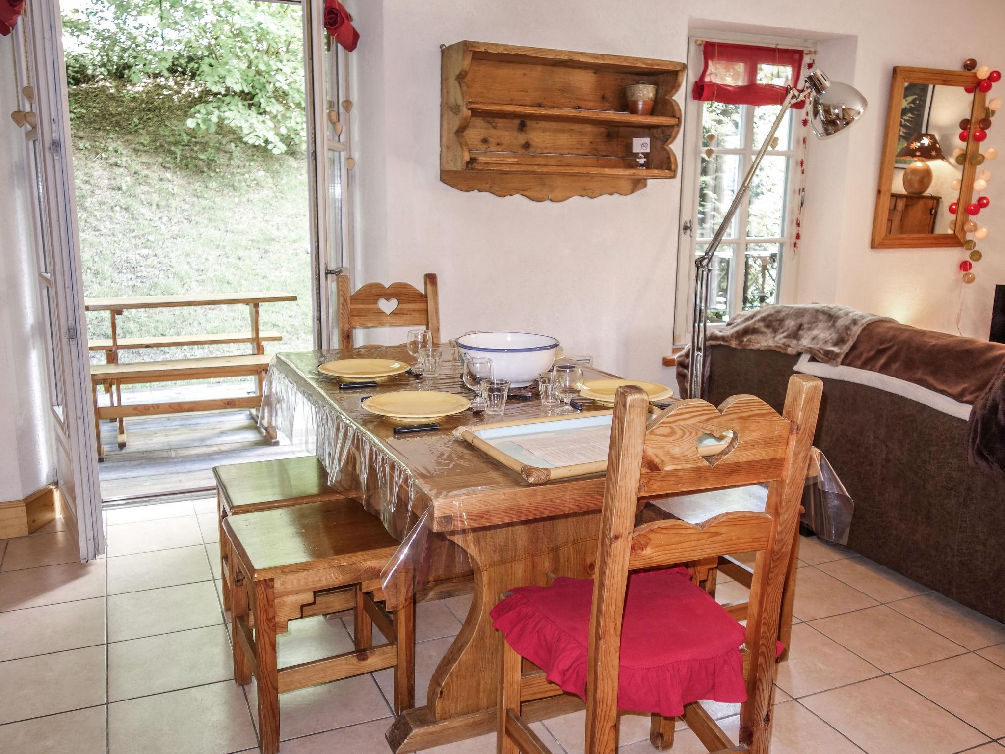 Photo 2 - Appartement de 2 chambres à Saint-Gervais-les-Bains avec terrasse et vues sur la montagne