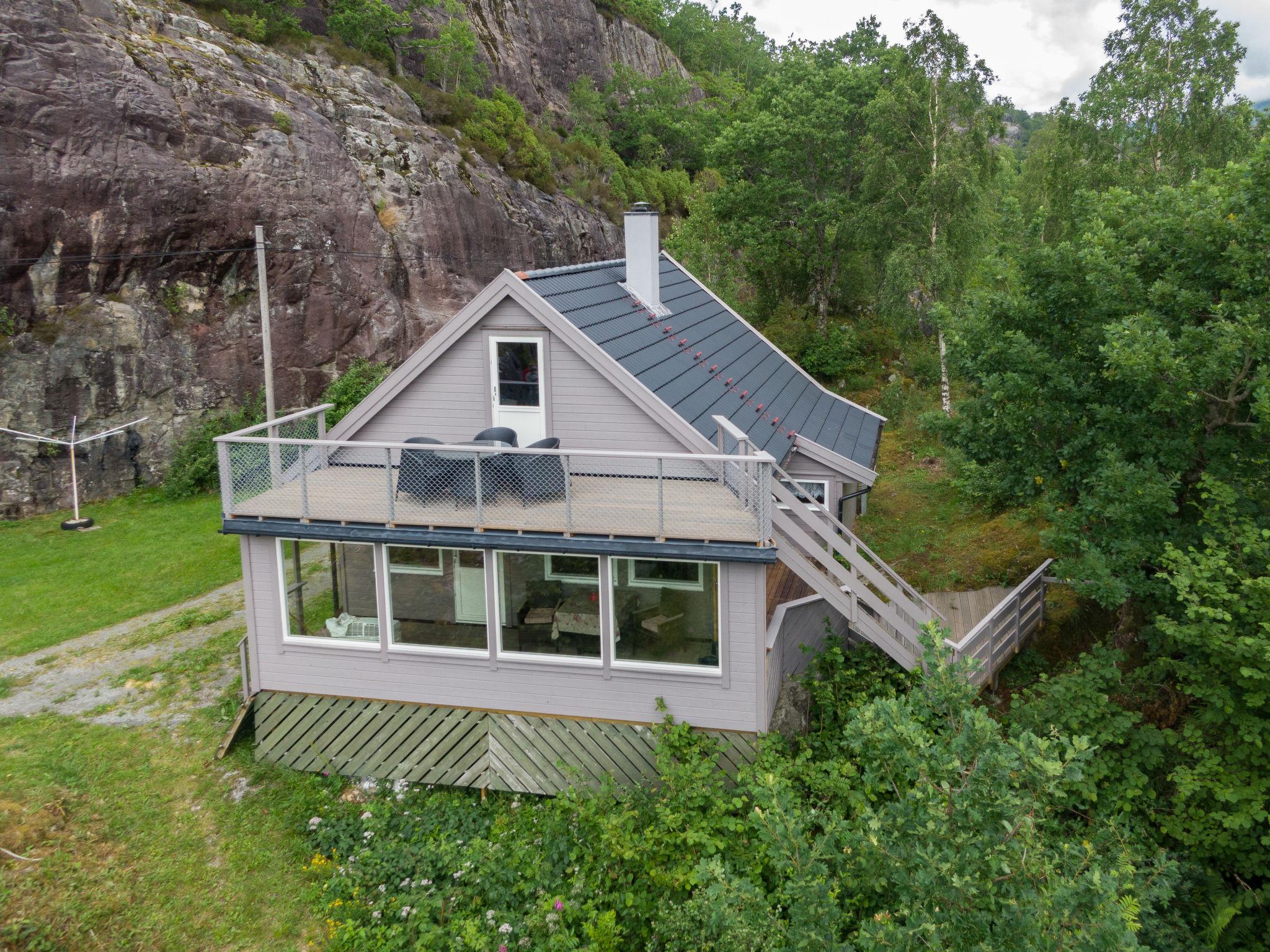 Foto 1 - Casa de 3 habitaciones en Kvinnherad con jardín y terraza