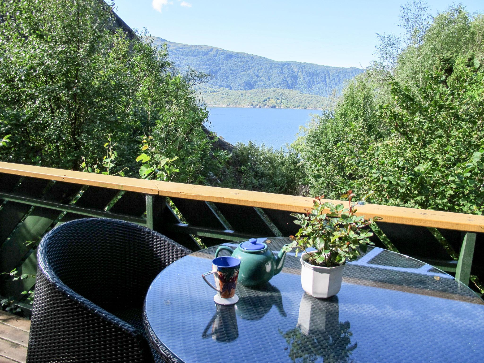 Photo 2 - Maison de 3 chambres à Kvinnherad avec jardin et terrasse