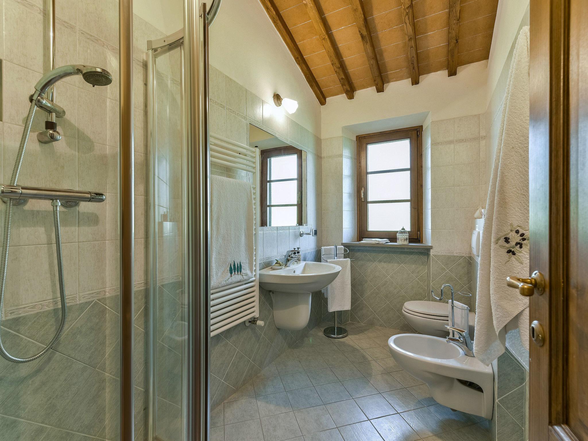 Foto 26 - Casa con 3 camere da letto a Radda in Chianti con piscina privata e giardino