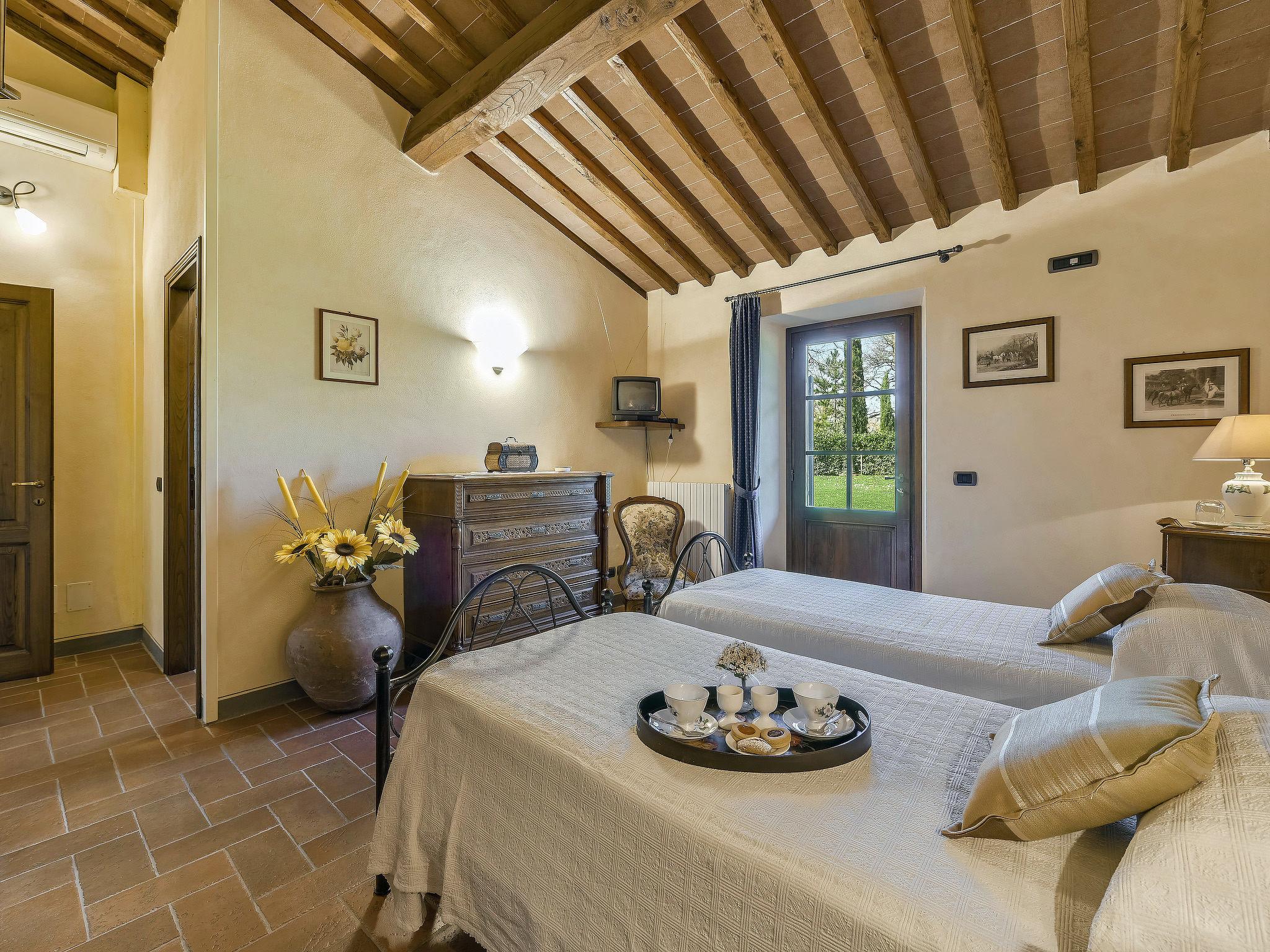 Foto 20 - Casa con 3 camere da letto a Radda in Chianti con piscina privata e giardino