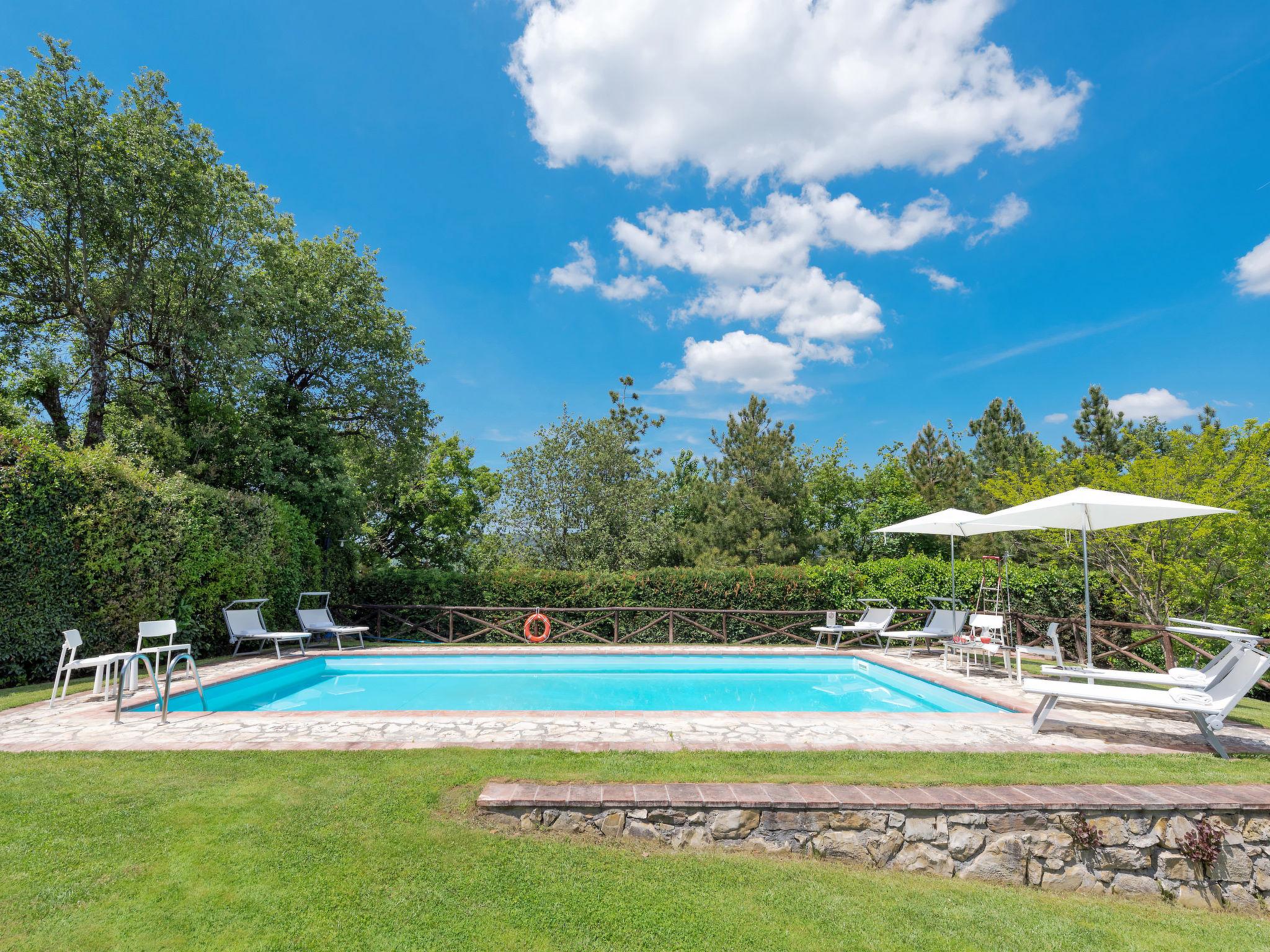 Photo 35 - Maison de 3 chambres à Radda in Chianti avec piscine privée et jardin