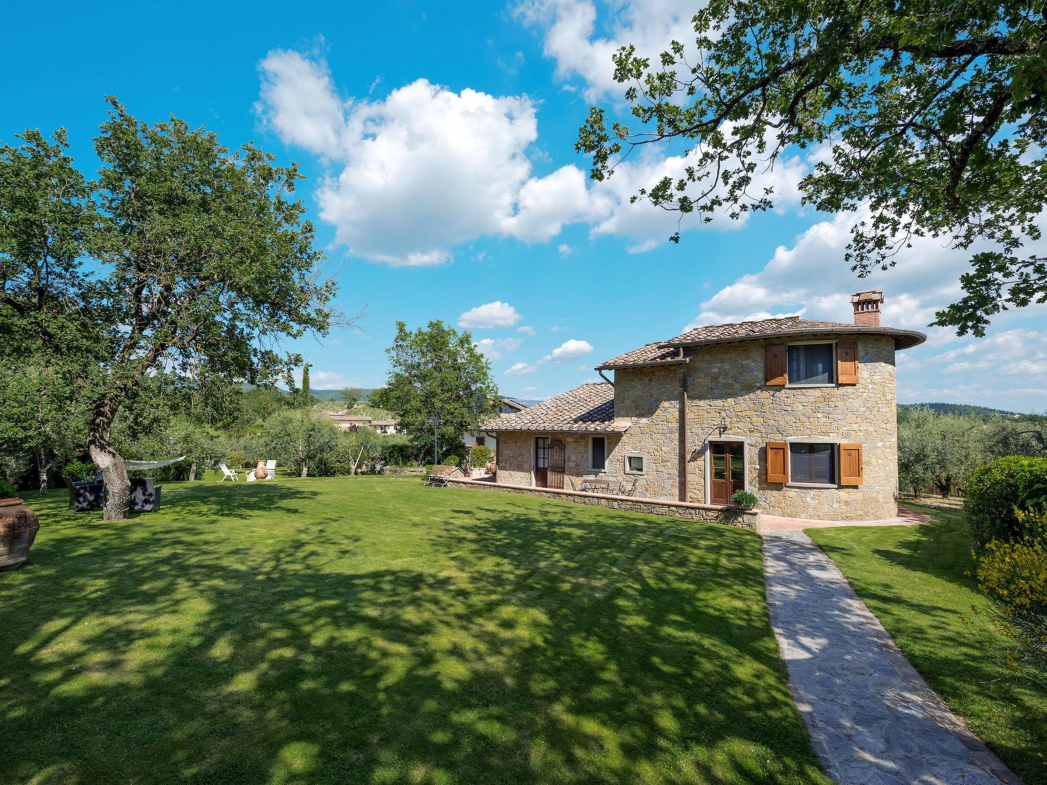 Foto 29 - Casa con 3 camere da letto a Radda in Chianti con piscina privata e giardino