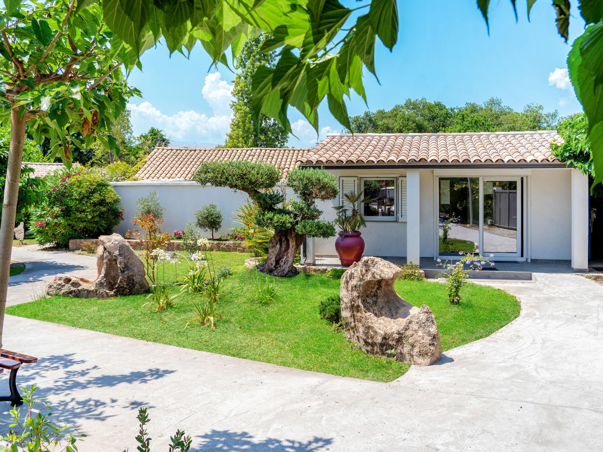 Foto 10 - Casa con 2 camere da letto a Ghisonaccia con piscina e vista mare