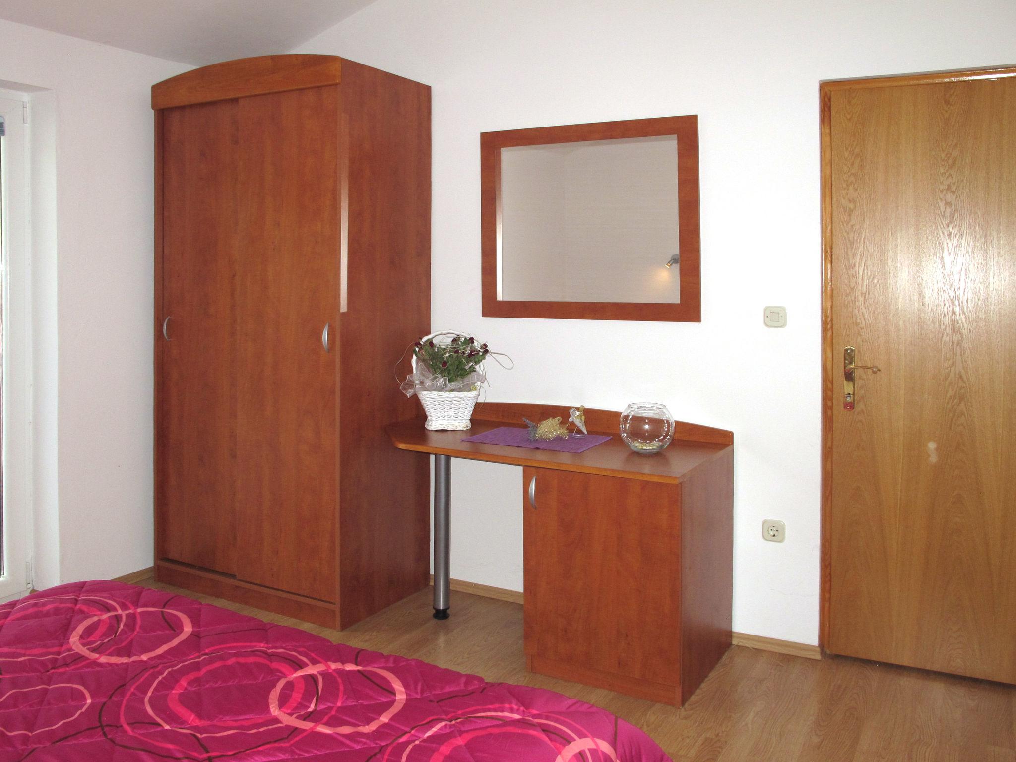 Foto 13 - Appartamento con 2 camere da letto a Novi Vinodolski con terrazza e vista mare