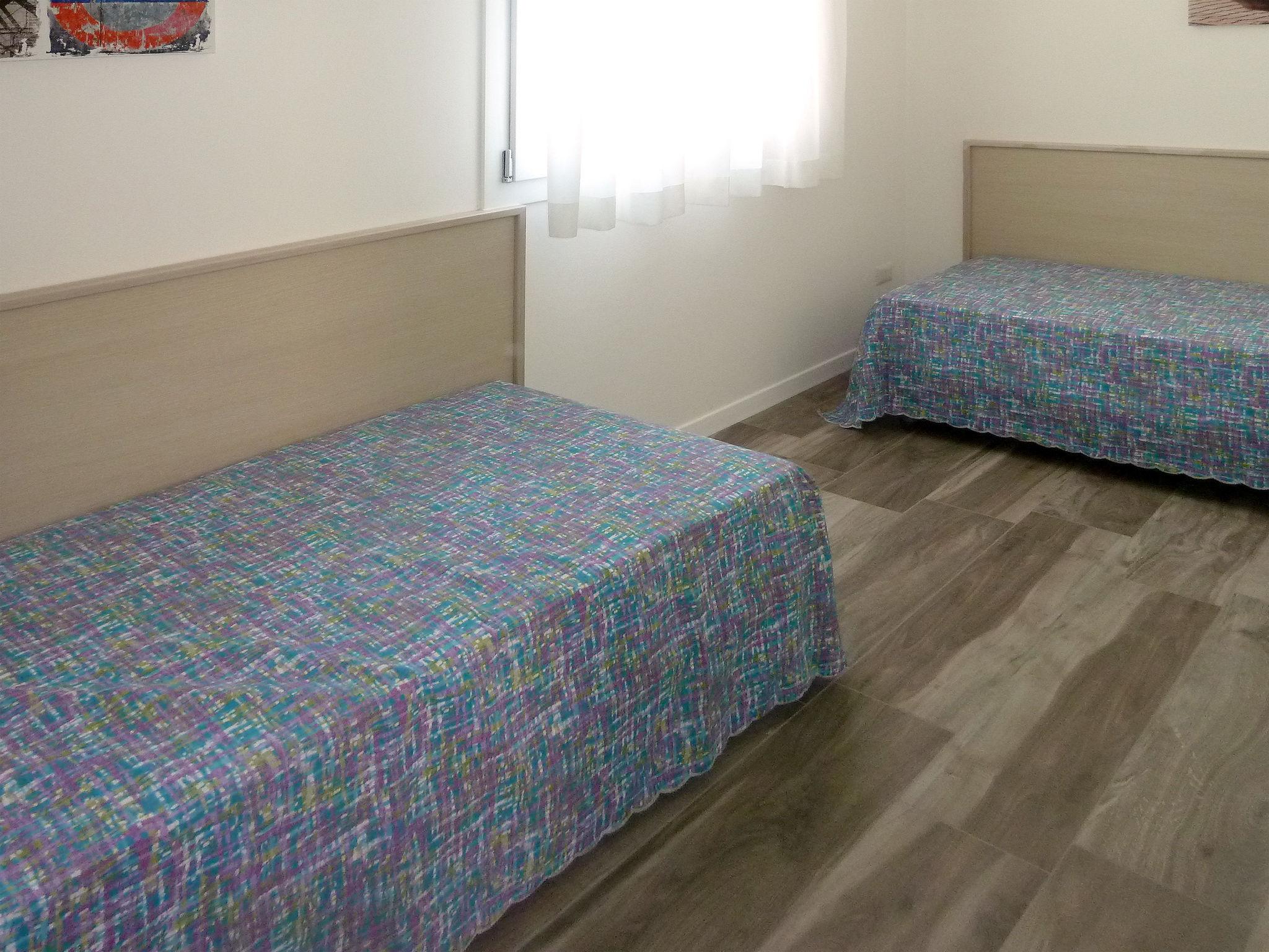 Foto 13 - Appartamento con 3 camere da letto a Jesolo con piscina e vista mare