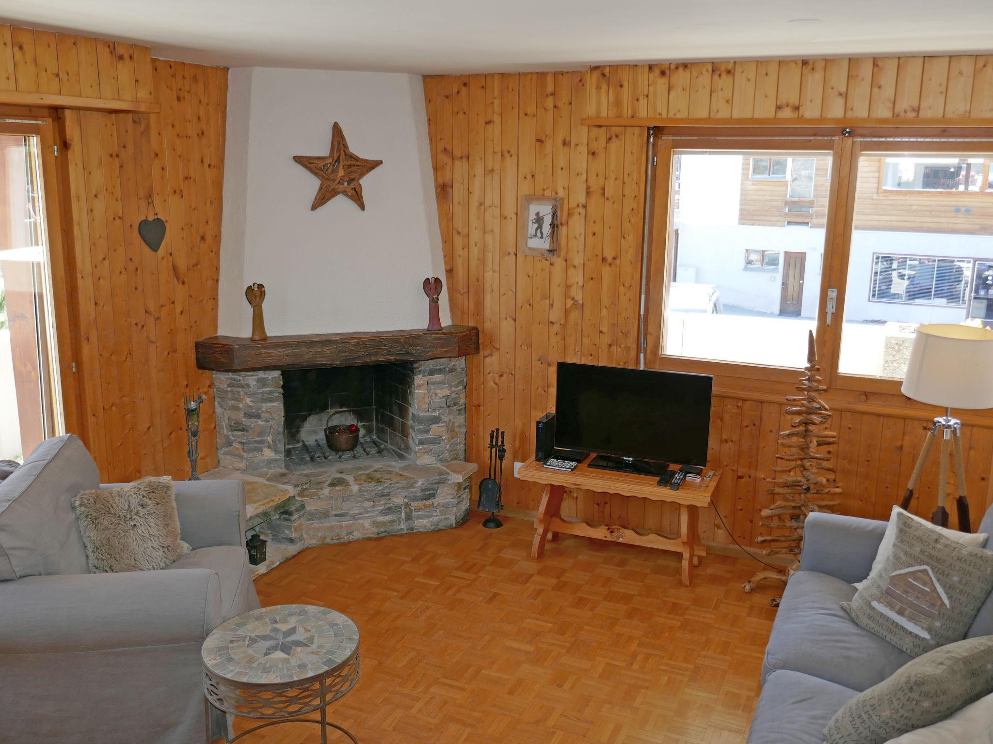 Photo 2 - 2 bedroom Apartment in Nendaz with swimming pool and mountain view