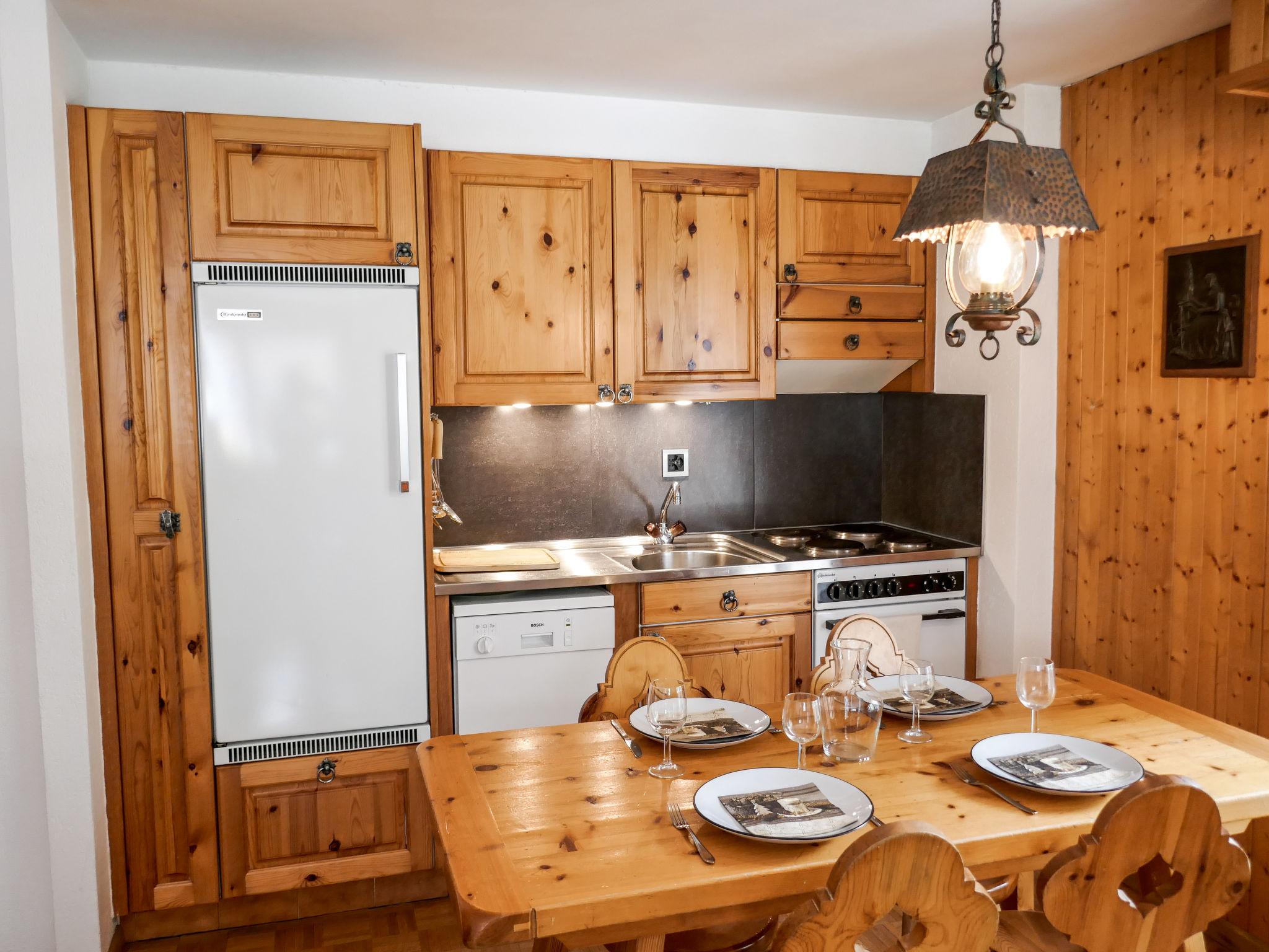 Photo 3 - 2 bedroom Apartment in Nendaz with swimming pool and mountain view