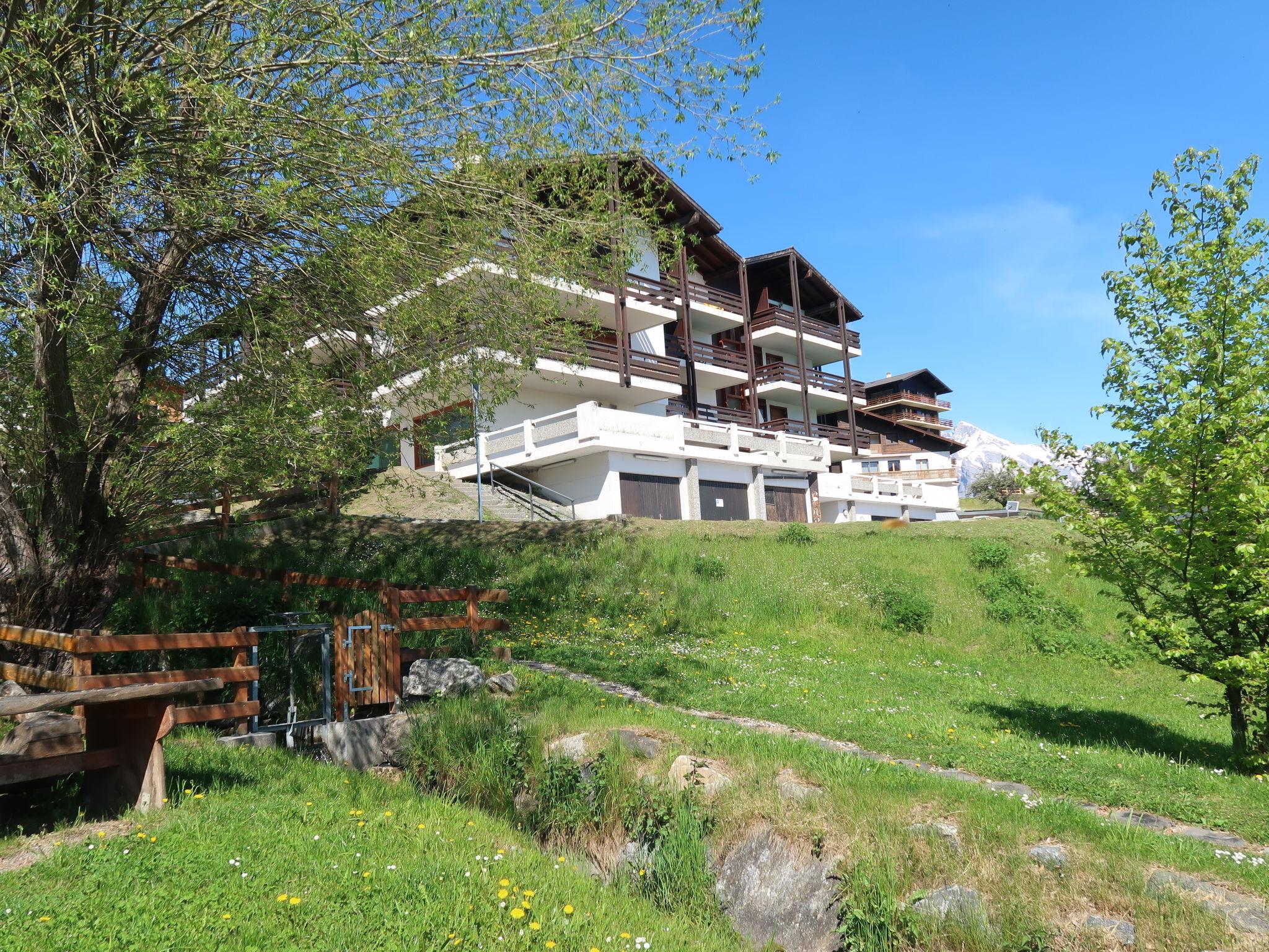 Foto 1 - Appartamento con 2 camere da letto a Nendaz con piscina e vista sulle montagne