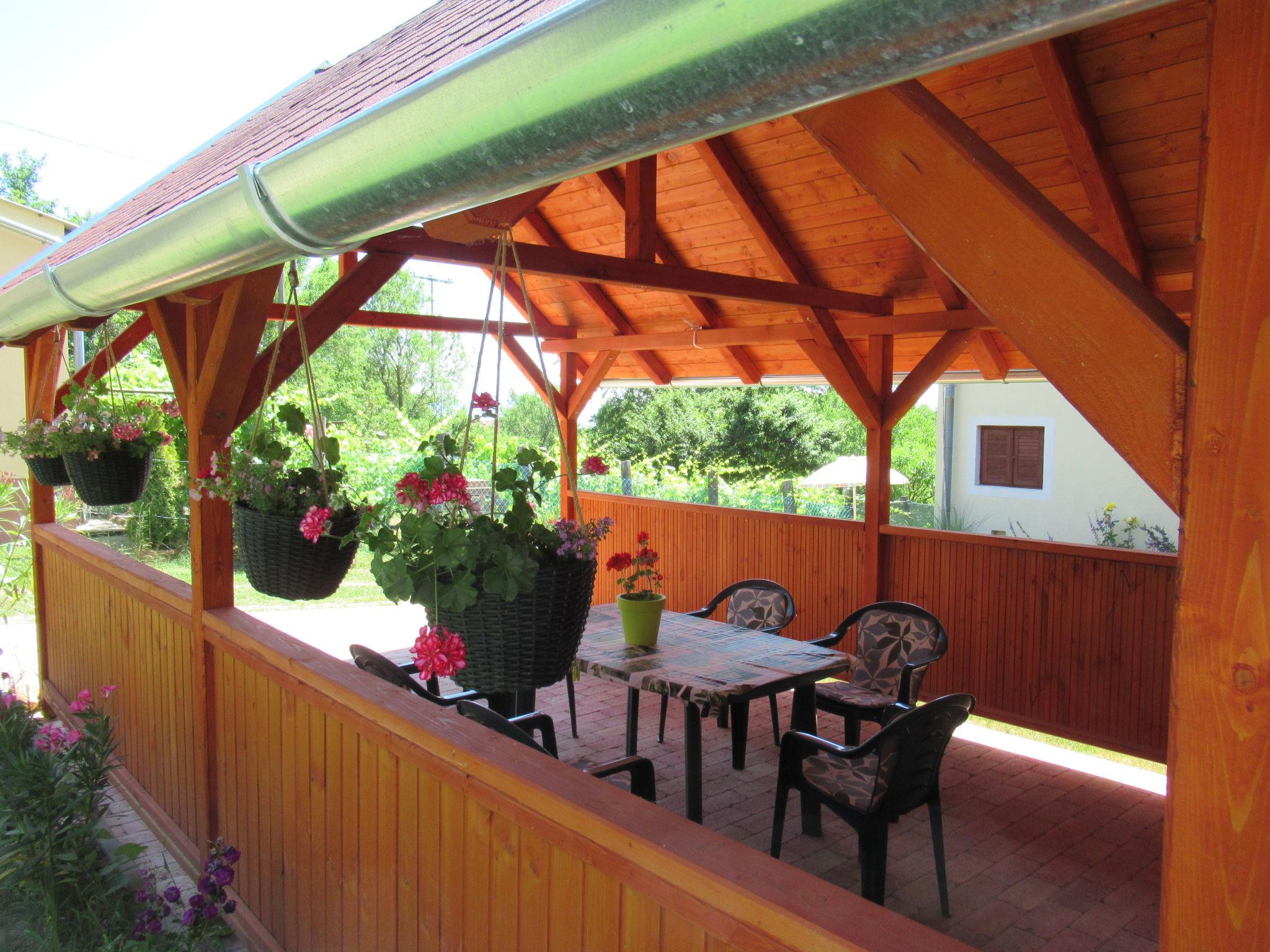 Photo 6 - Maison de 2 chambres à Badacsonytomaj avec piscine privée et vues à la mer