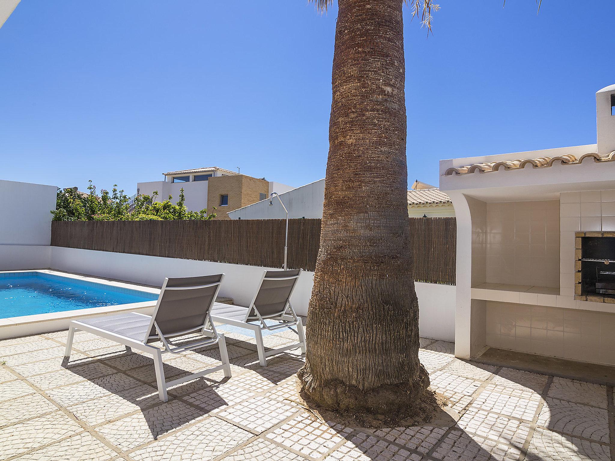 Photo 25 - 4 bedroom House in Albufeira with private pool and garden