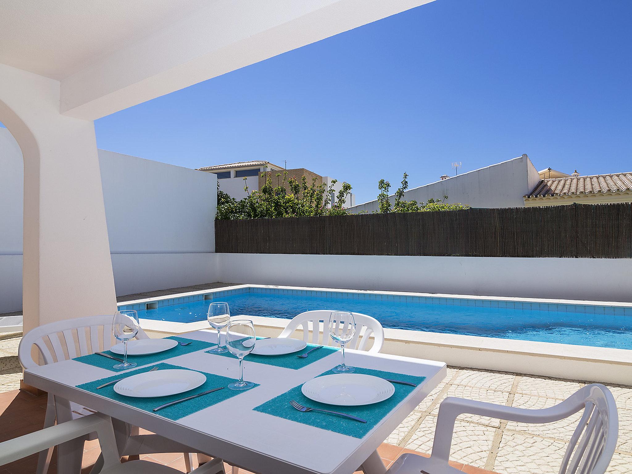 Foto 2 - Casa de 4 quartos em Albufeira com piscina privada e jardim