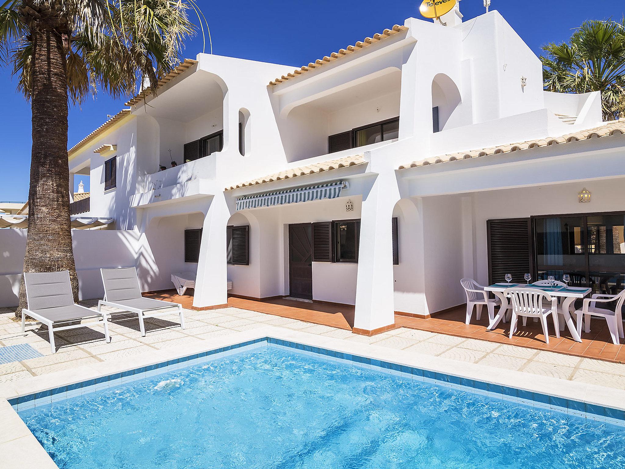 Foto 1 - Casa de 4 quartos em Albufeira com piscina privada e jardim