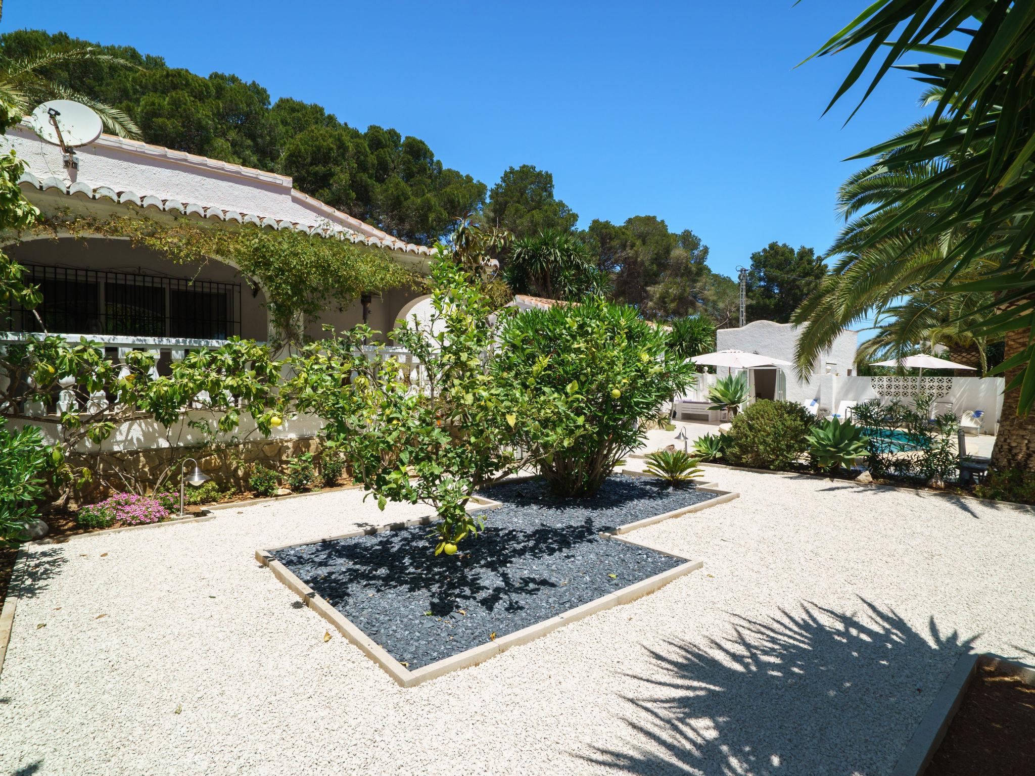 Foto 39 - Casa con 3 camere da letto a Jávea con piscina privata e giardino