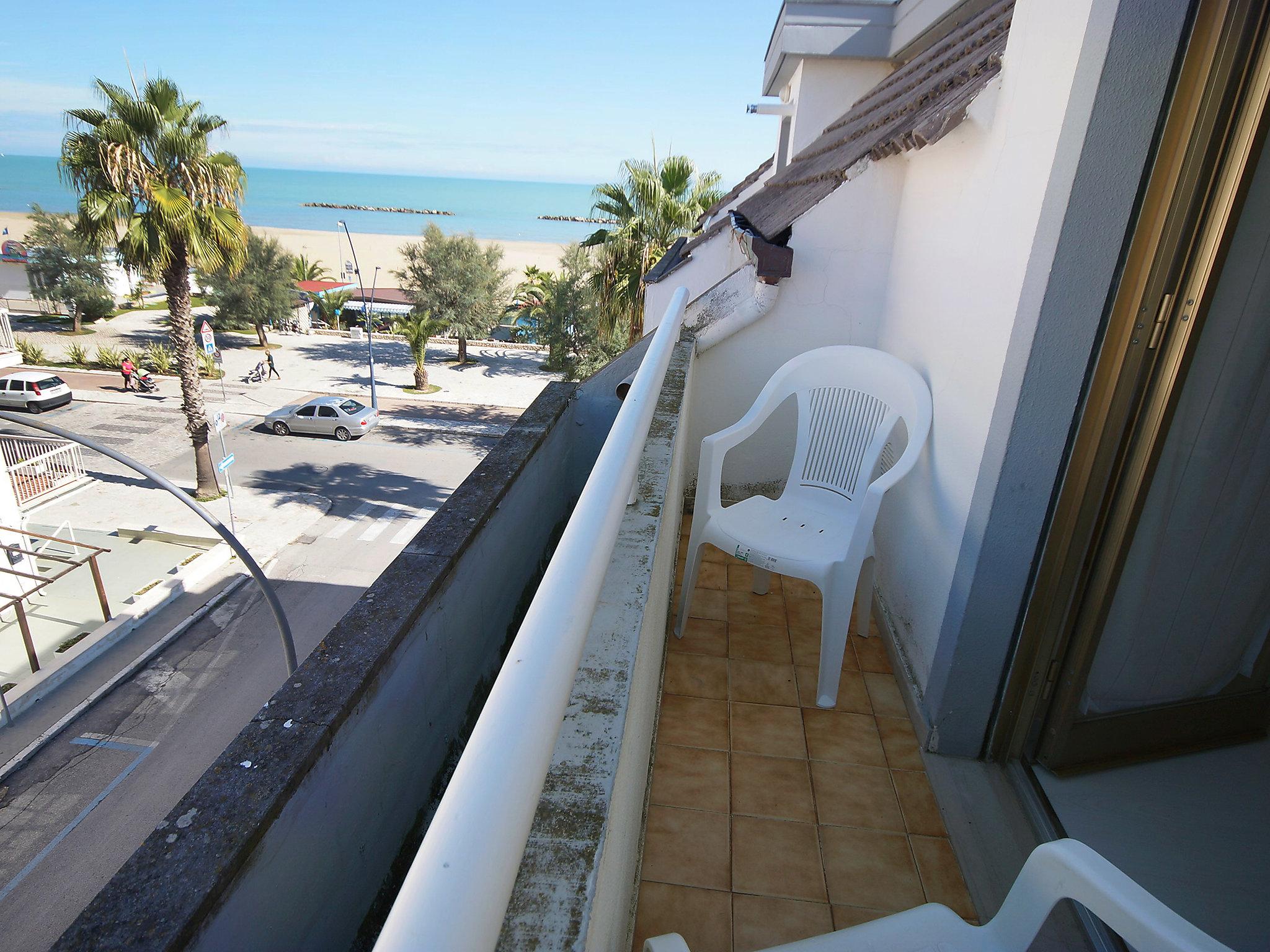 Foto 2 - Apartamento de 1 habitación en San Benedetto del Tronto con vistas al mar